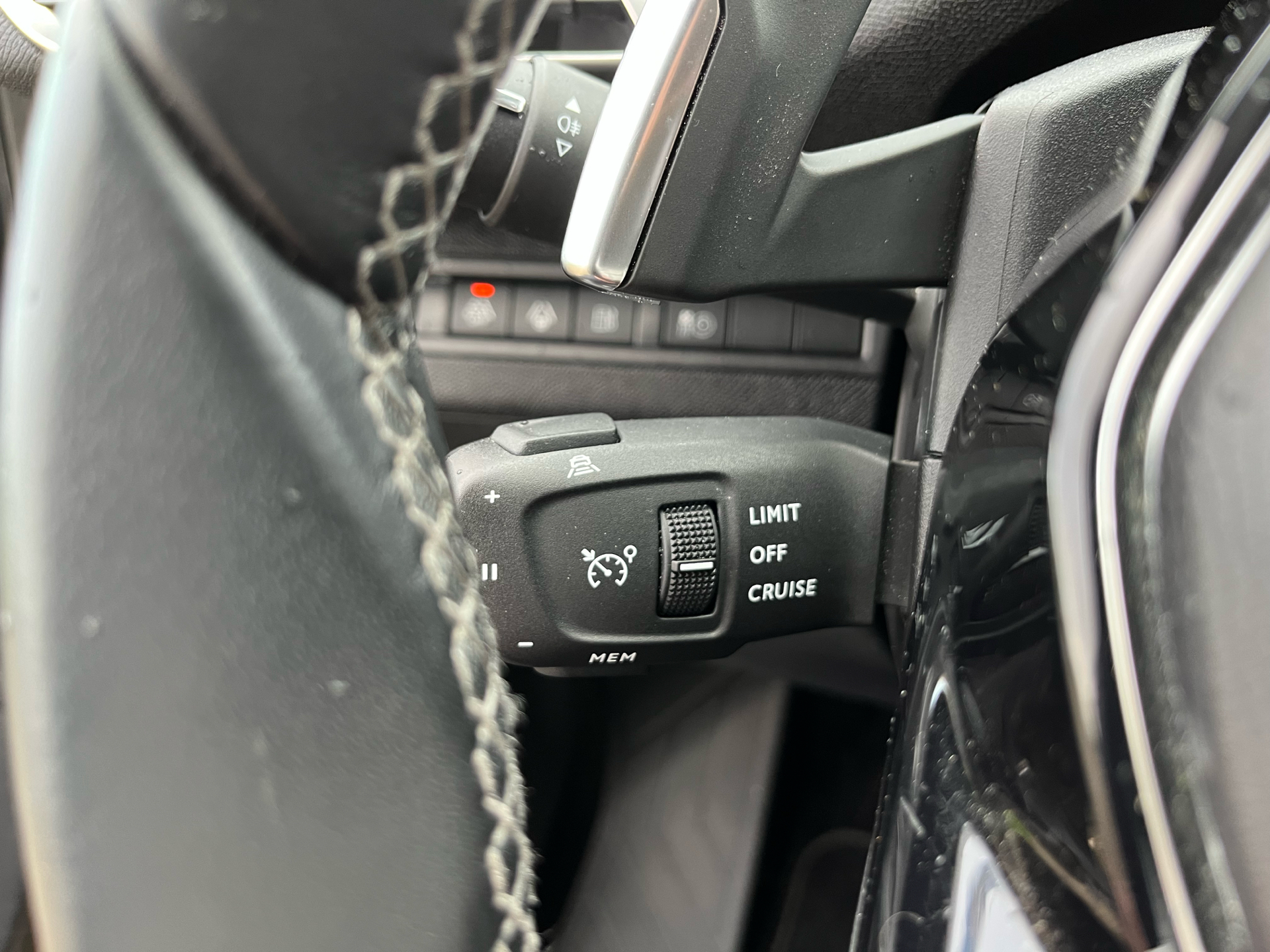 Billede af Peugeot 3008 1,6 PureTech  Plugin-hybrid First Selection EAT8 225HK 5d 8g Aut.