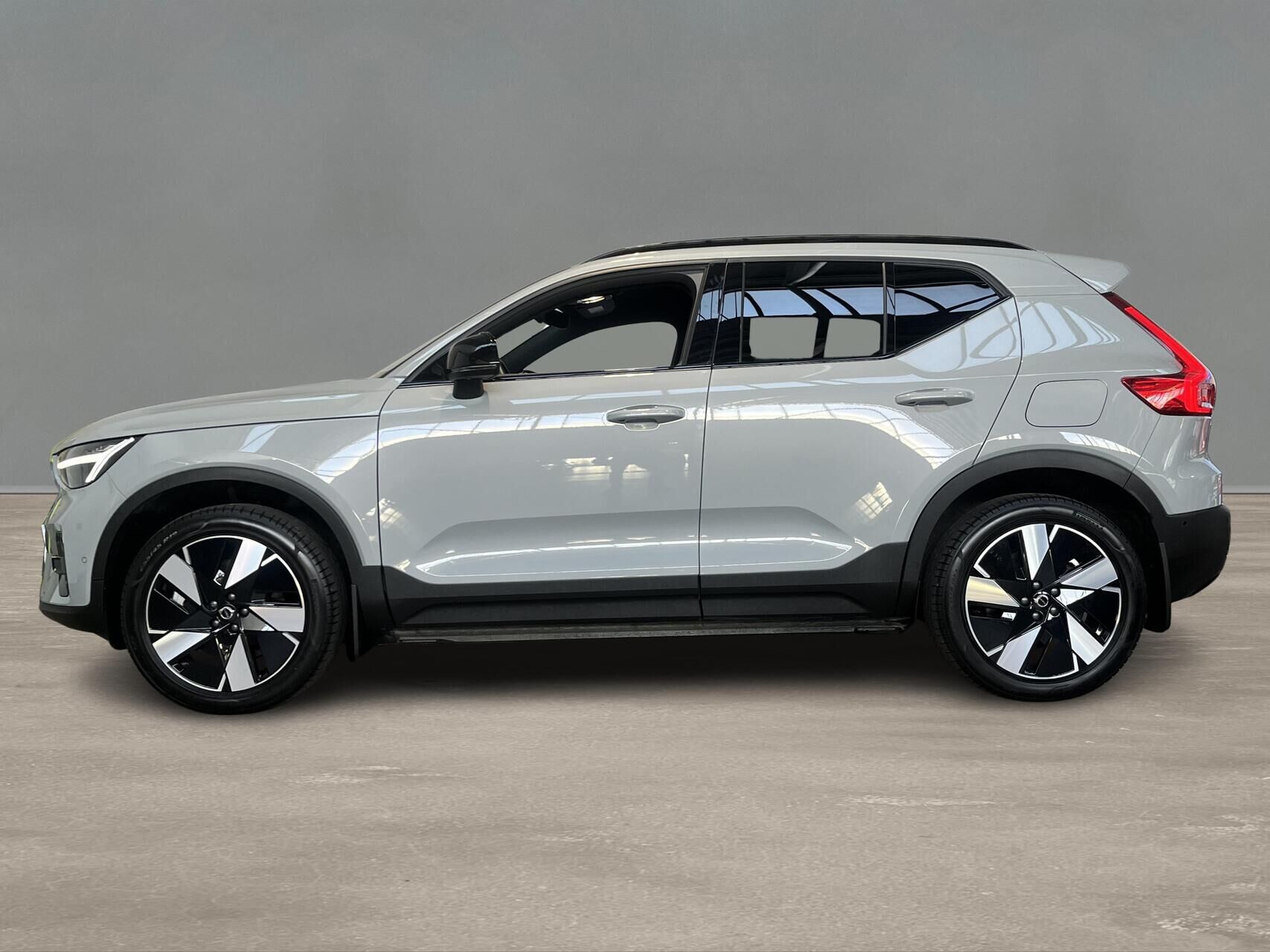 Billede af Volvo EX40 Single Motor Extended Range Plus 252HK 5d Aut.