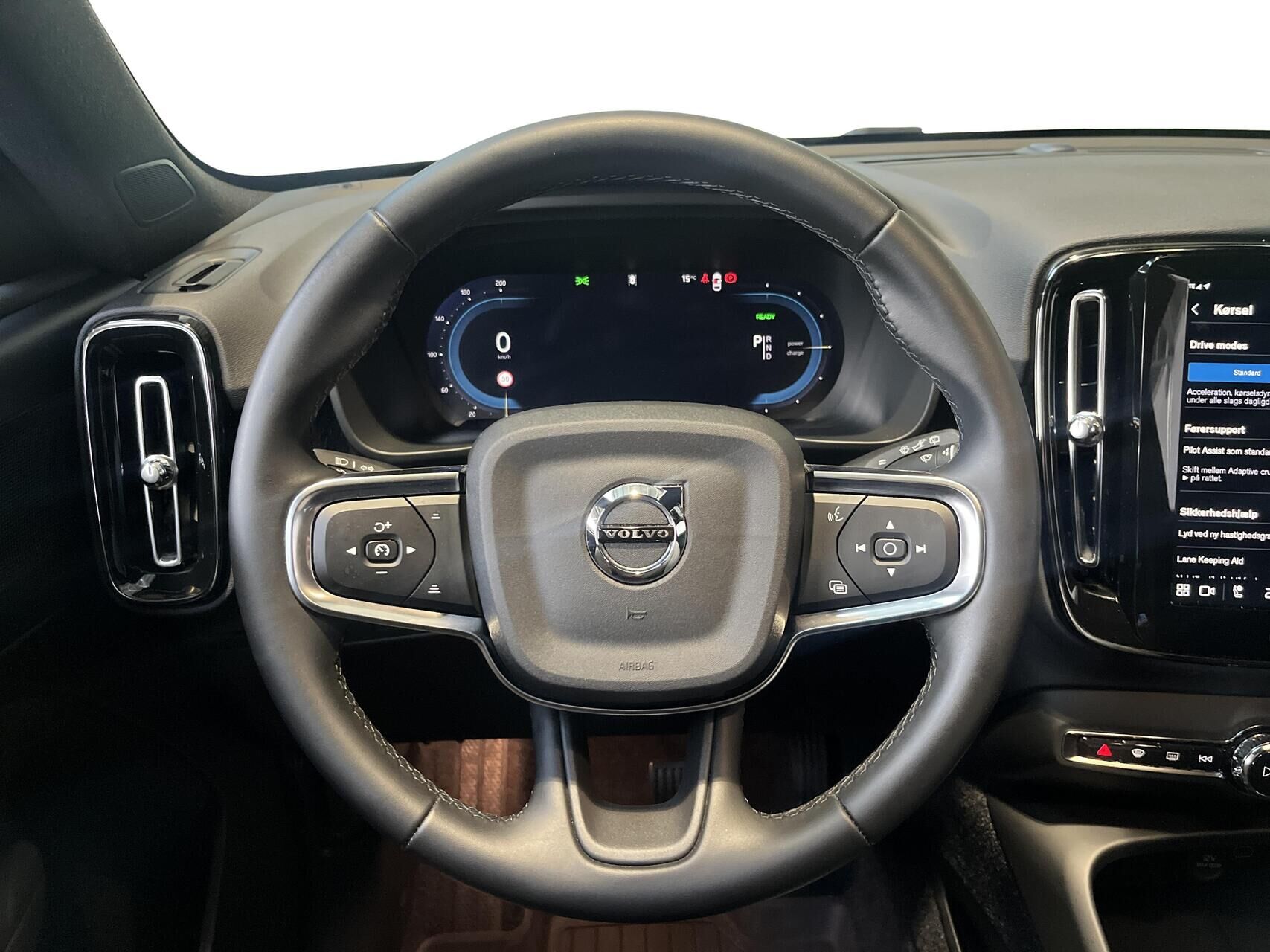 Billede af Volvo EX40 Single Motor Extended Range Plus 252HK 5d Aut.