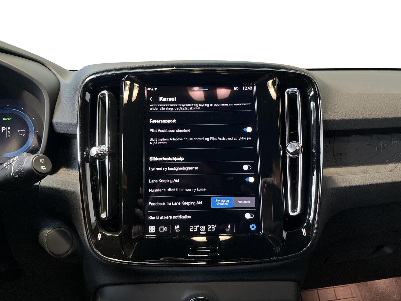 Billede af Volvo EX40 Single Motor Extended Range Plus 252HK 5d Aut.