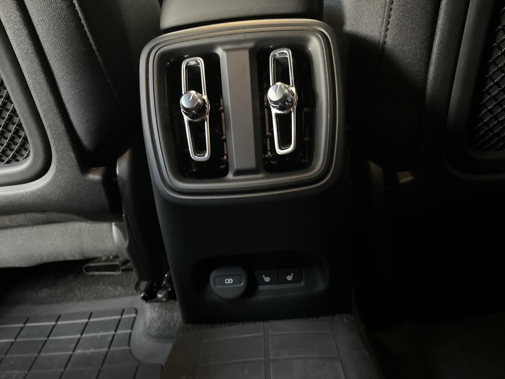 Billede af Volvo EX40 Single Motor Extended Range Plus 252HK 5d Aut.