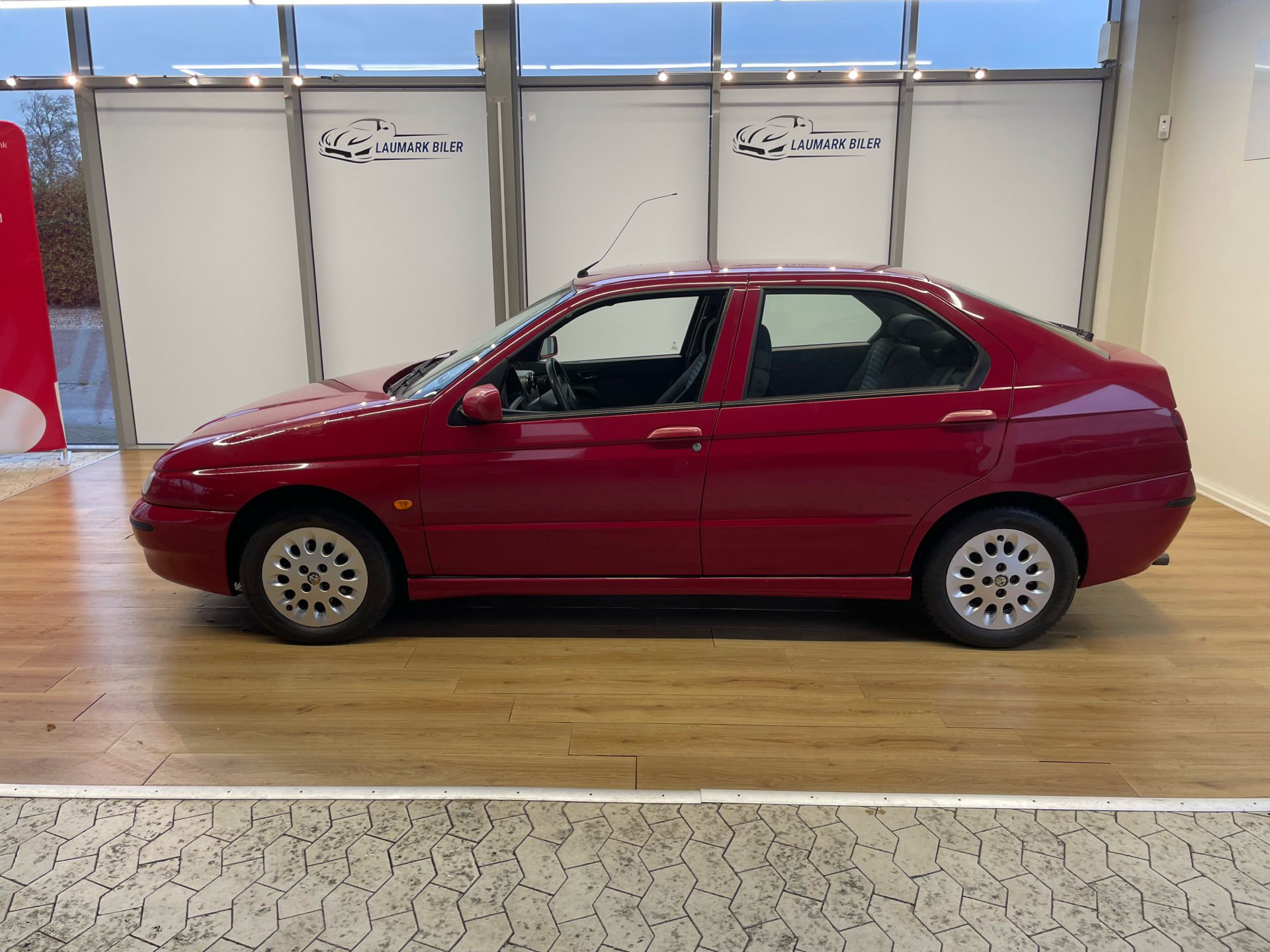 Billede af Alfa Romeo 146 1,6 T.Spark 16V L 120HK 5d