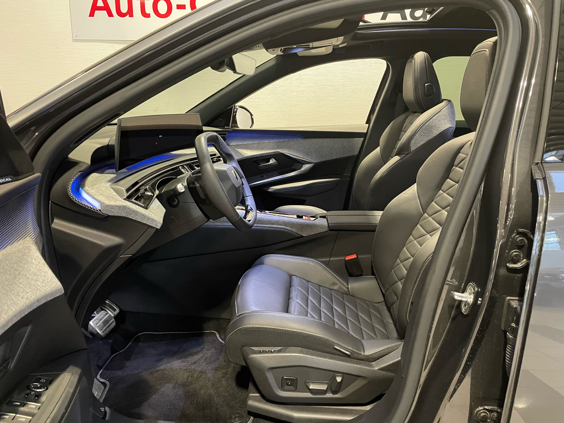 Billede af Peugeot e-3008 EL GT Pack 210HK 5d Aut.