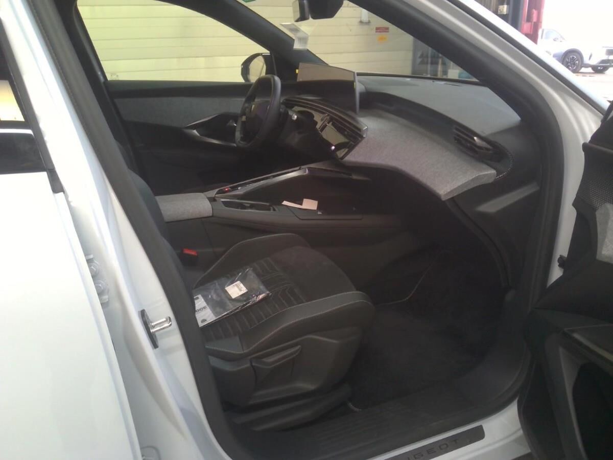 Billede af Peugeot e-3008 EL GT Pack 210HK 5d Aut.