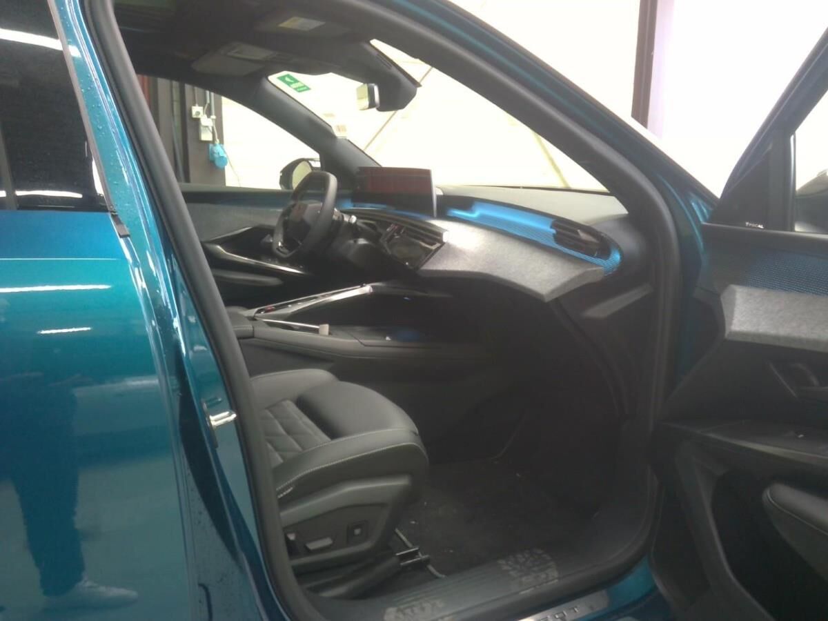 Billede af Peugeot e-3008 EL GT Pack 210HK 5d Aut.