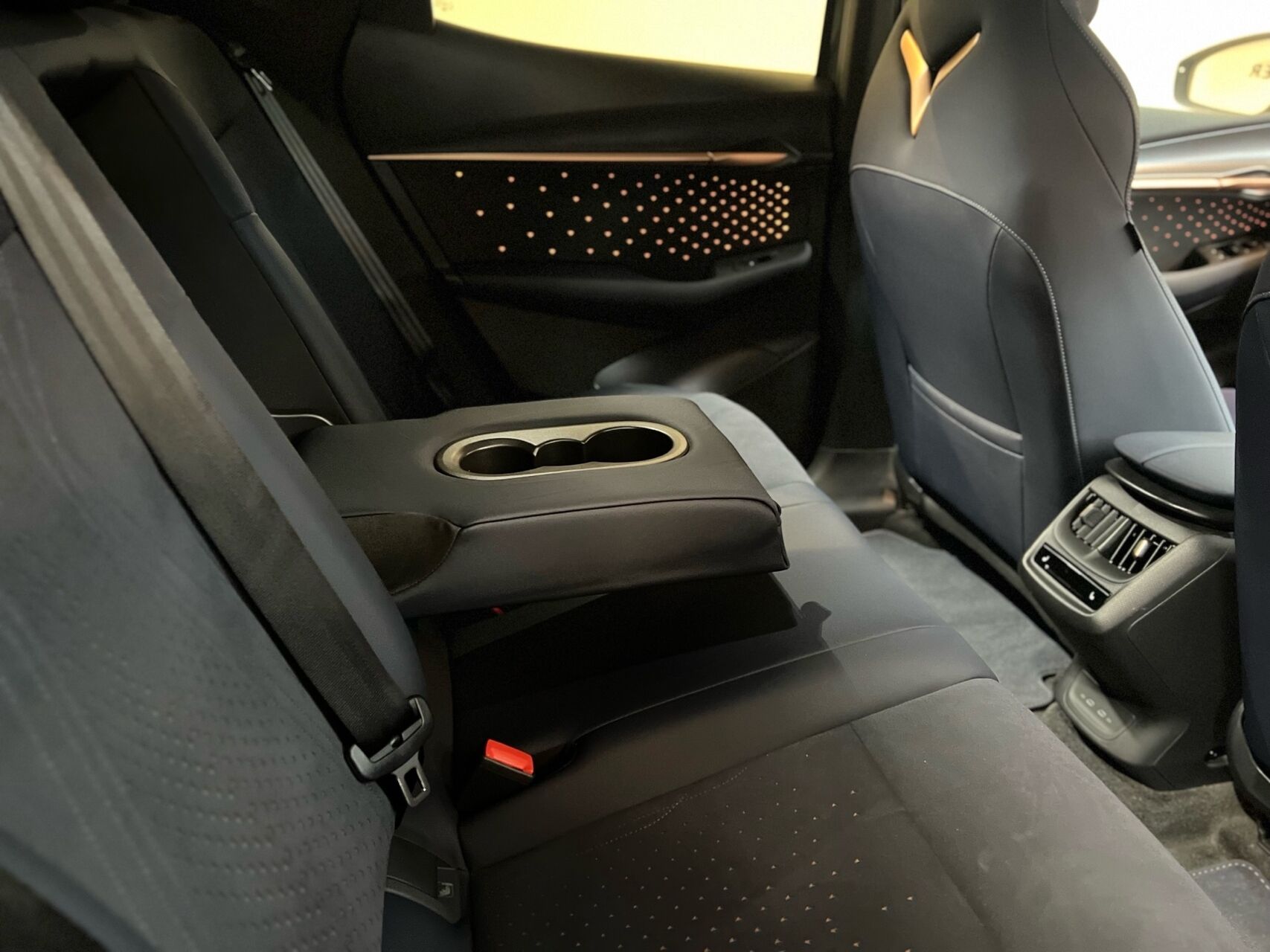 Billede af Cupra Tavascan EL VZ Adrenaline 4X4 340HK 5d Aut.