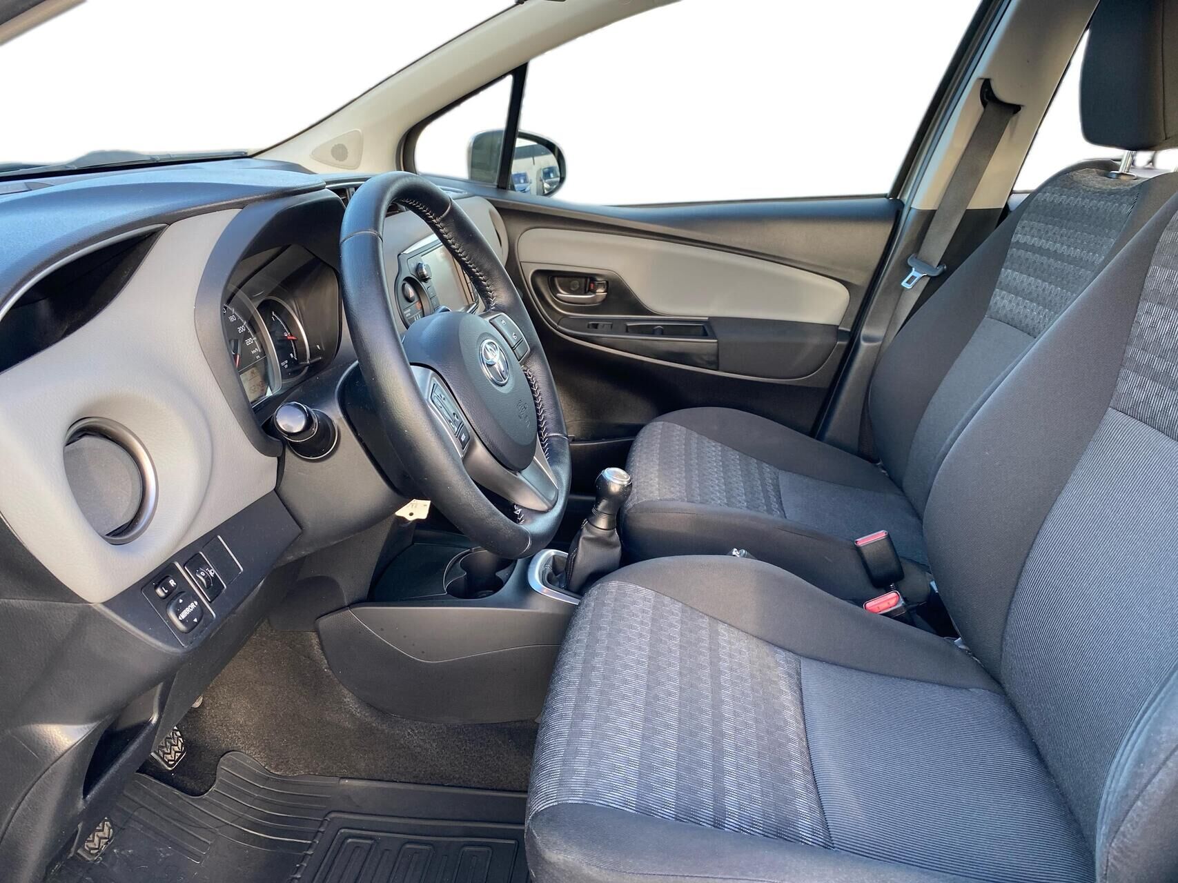 Billede af Toyota Yaris 1,0 VVT-I T2 69HK 5d