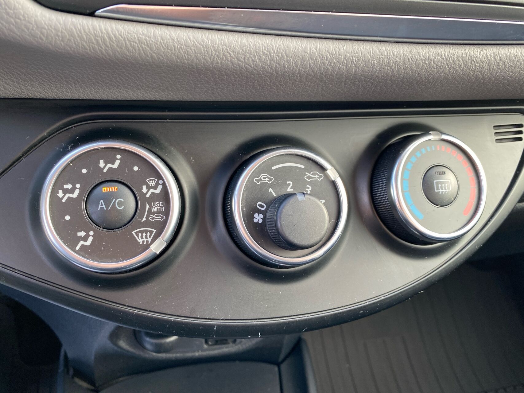 Billede af Toyota Yaris 1,0 VVT-I T2 69HK 5d