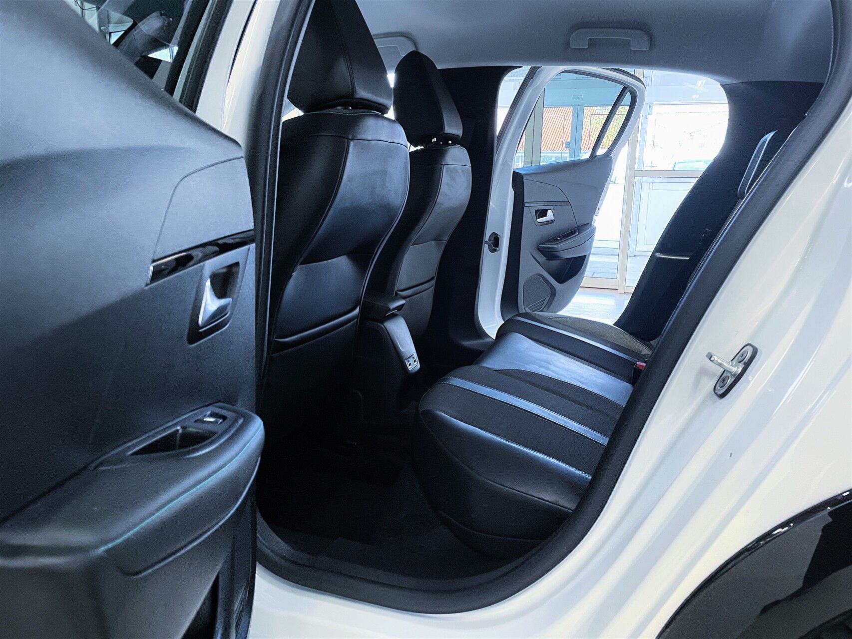 Billede af Peugeot e-208 EL Allure 136HK 5d Aut.