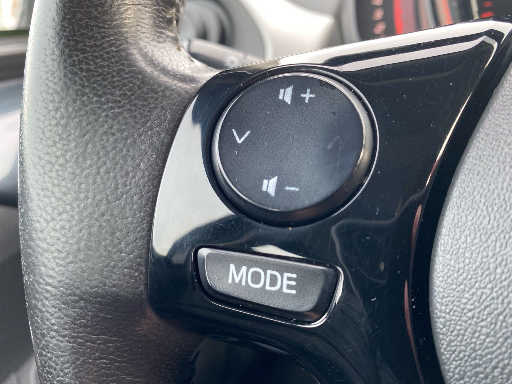 Billede af Toyota Aygo 1,0 VVT-I X-Play + X-Touch 69HK 5d