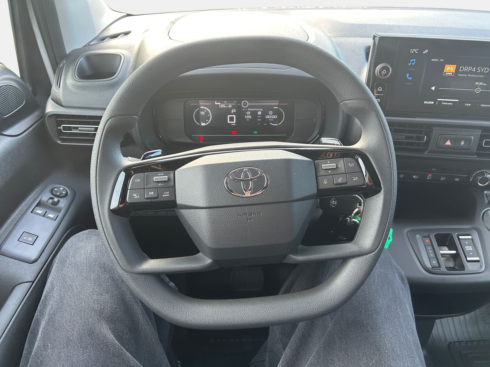 Billede af Toyota Proace City Long 1,5 D Comfort Master To Skydedøre 130HK Van 8g Aut.