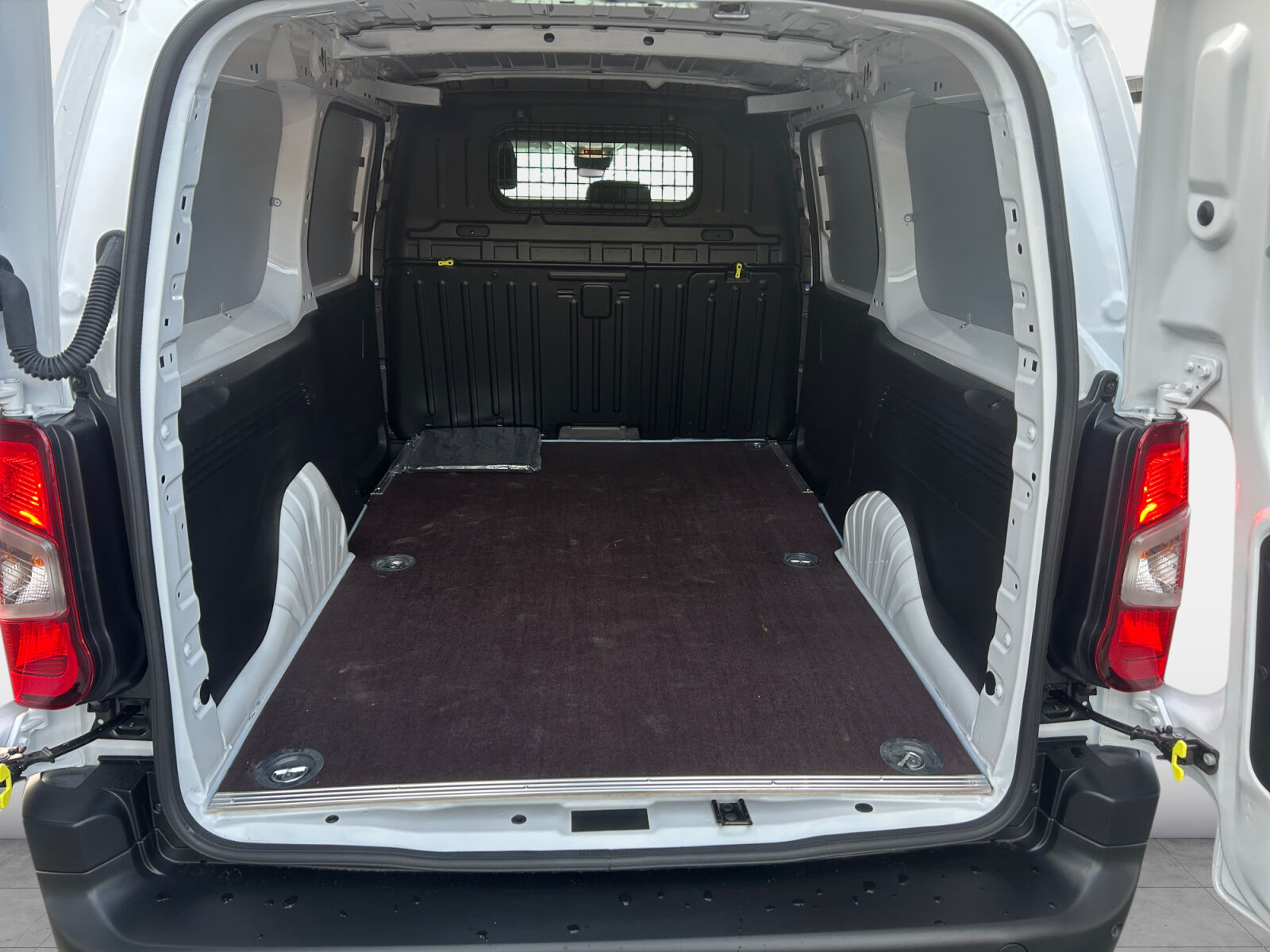 Billede af Toyota Proace City Long 1,5 D Comfort Master To Skydedøre 130HK Van 8g Aut.
