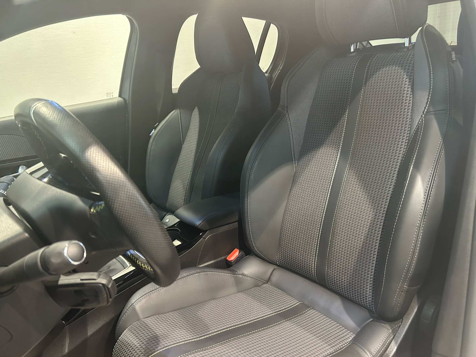 Billede af Peugeot 208 1,2 PureTech GT 100HK 5d 6g