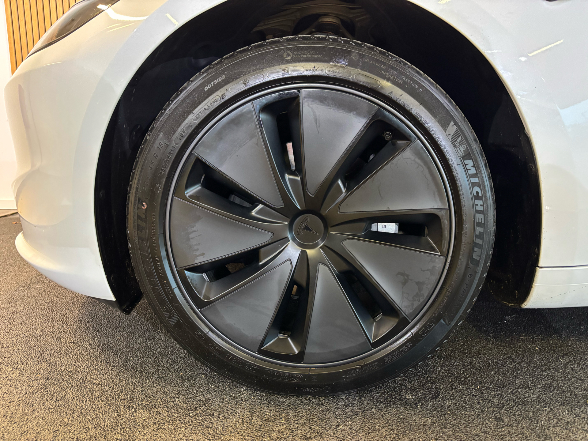 Billede af Tesla Model 3 EL Standard Range 283HK Aut.