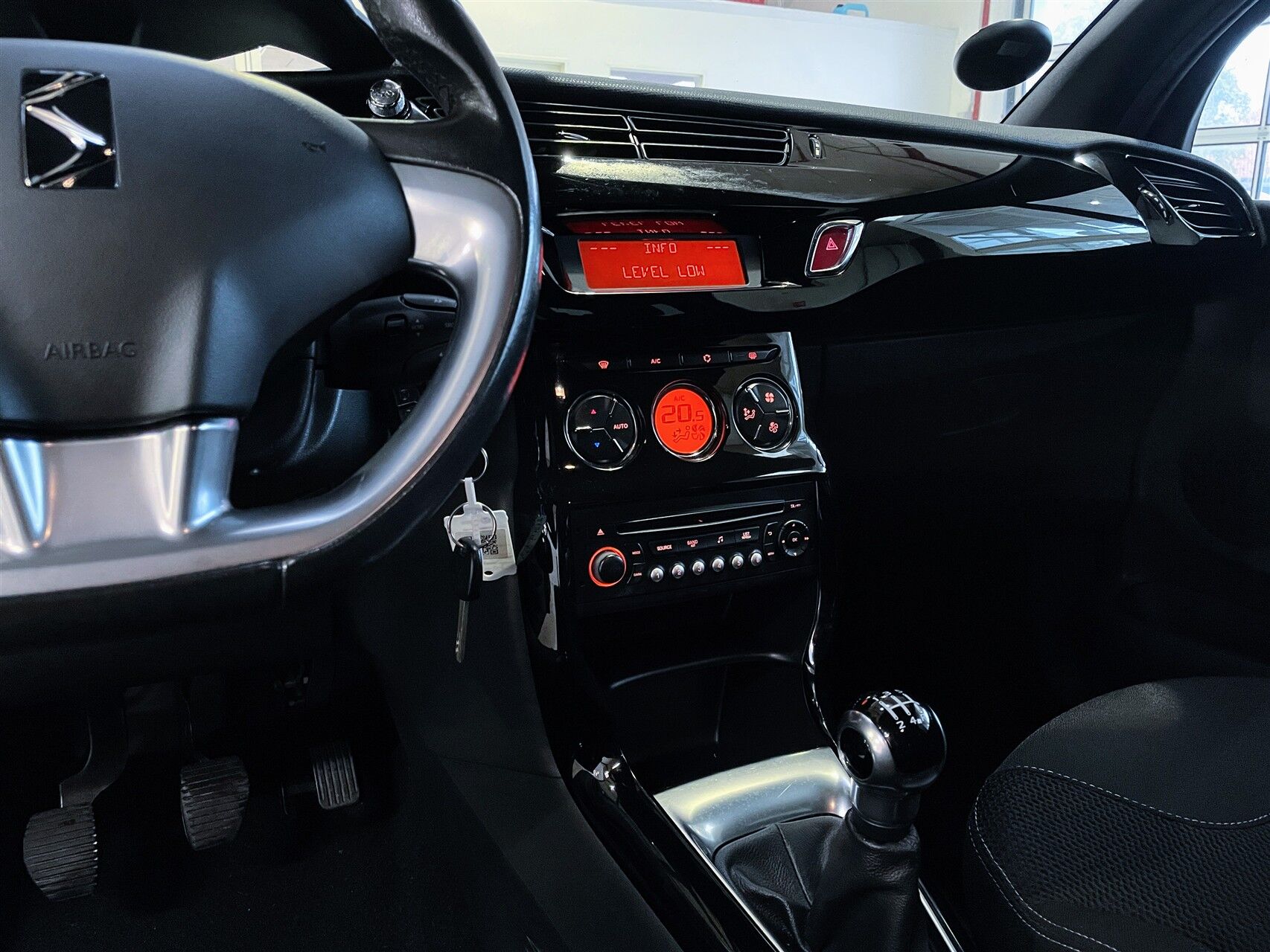 Billede af Citroën DS3 1,6 e-HDi Style 92HK 3d