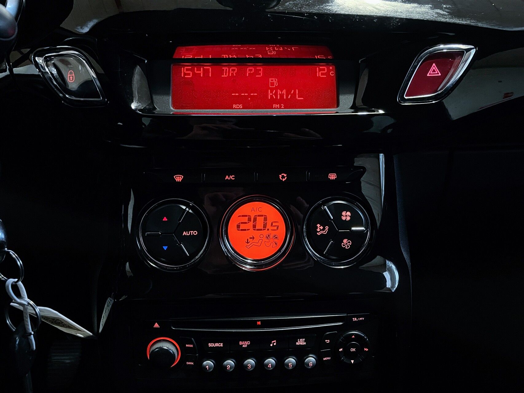 Billede af Citroën DS3 1,6 e-HDi Style 92HK 3d