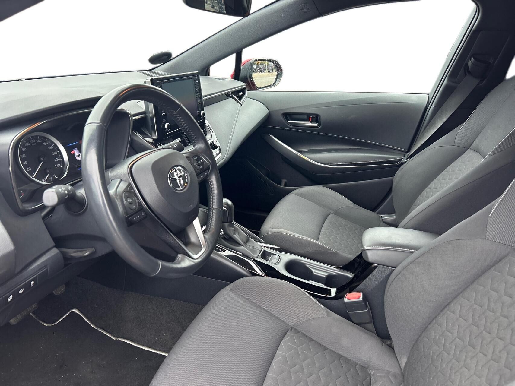 Billede af Toyota Corolla Touring Sports 1,8 Hybrid Active E-CVT 122HK Stc Trinl. Gear