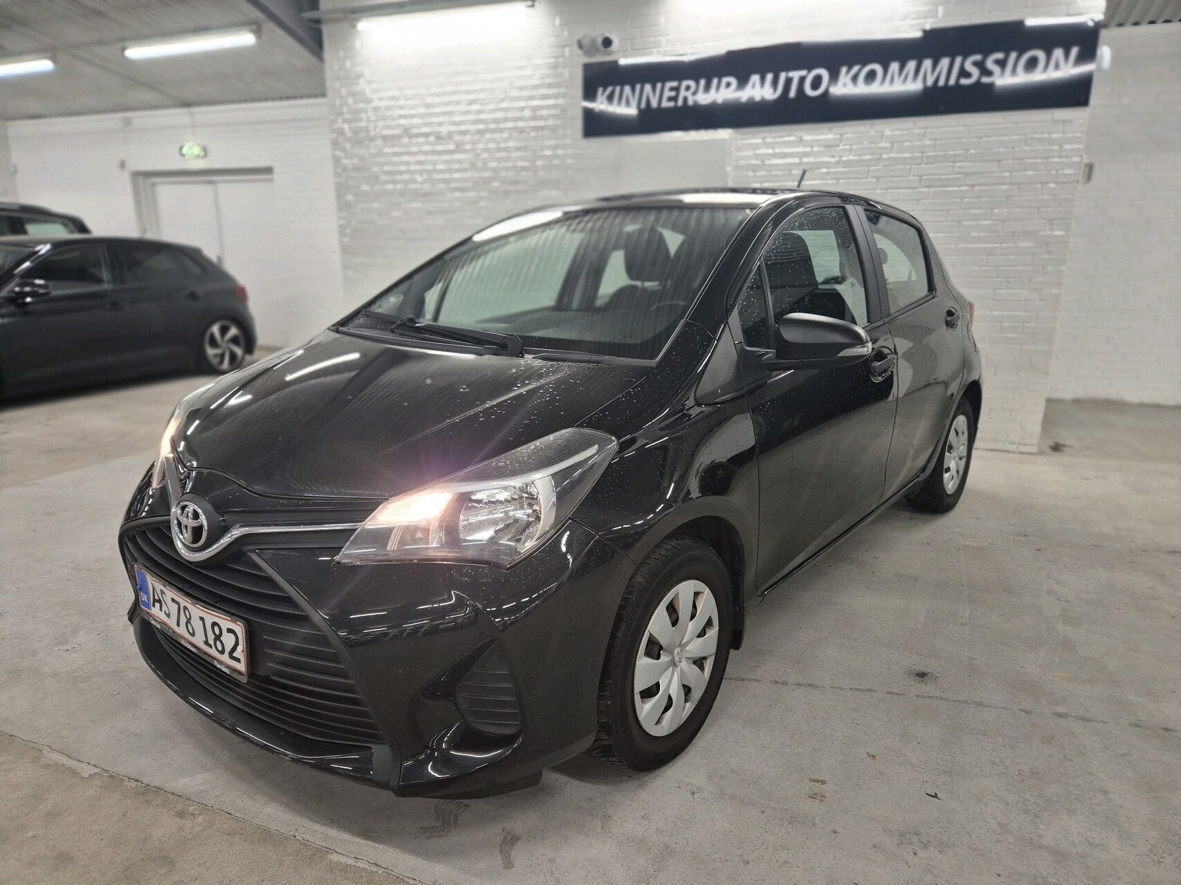 Billede af Toyota Yaris 1,0 VVT-I T1 69HK 5d