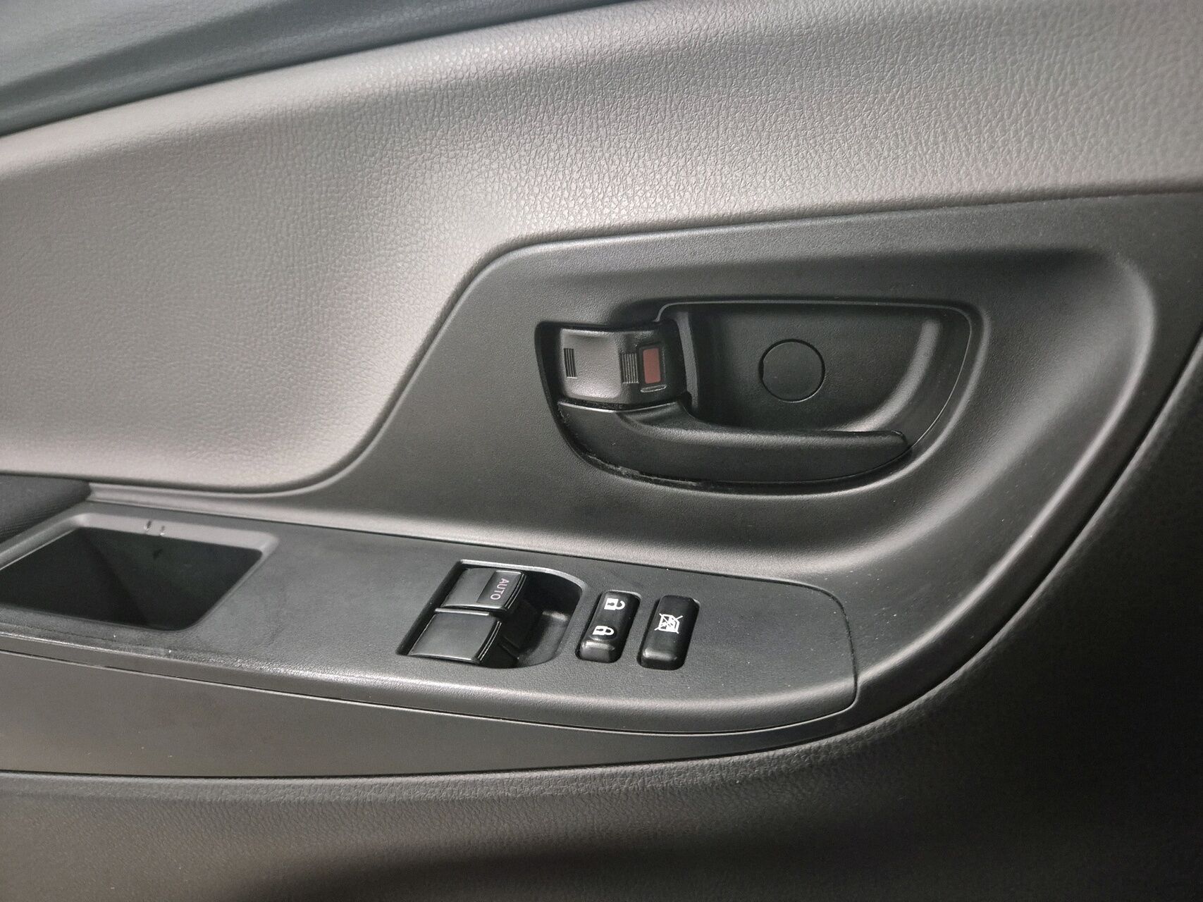 Billede af Toyota Yaris 1,0 VVT-I T1 69HK 5d