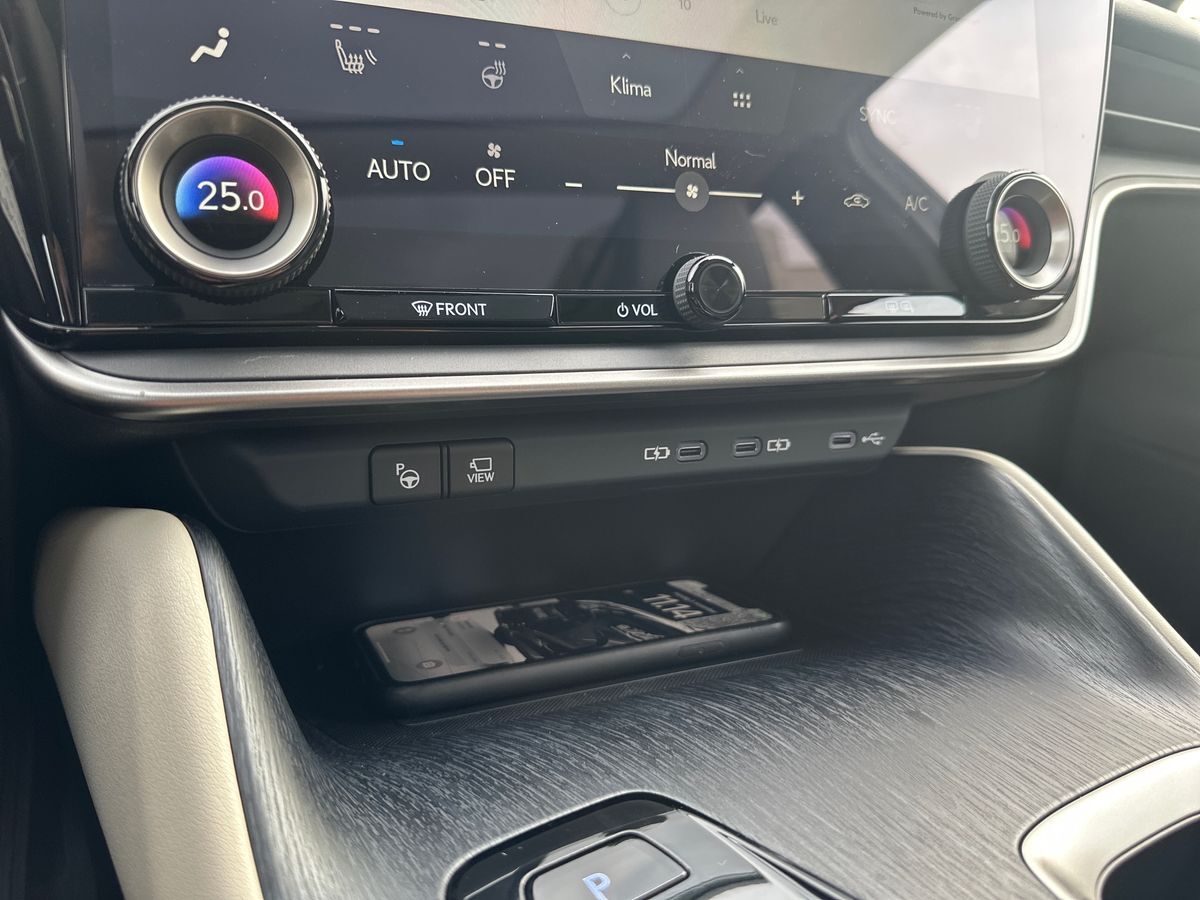 Billede af Lexus RZ 450e EL Executive Direct4 313HK 4d Aut.