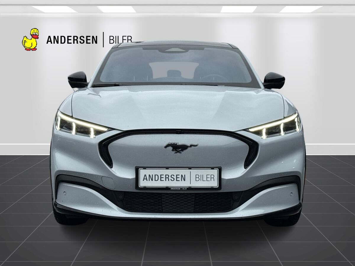 Billede af Ford Mustang Mach-E EL UR Premium AWD 351HK 5d Aut.