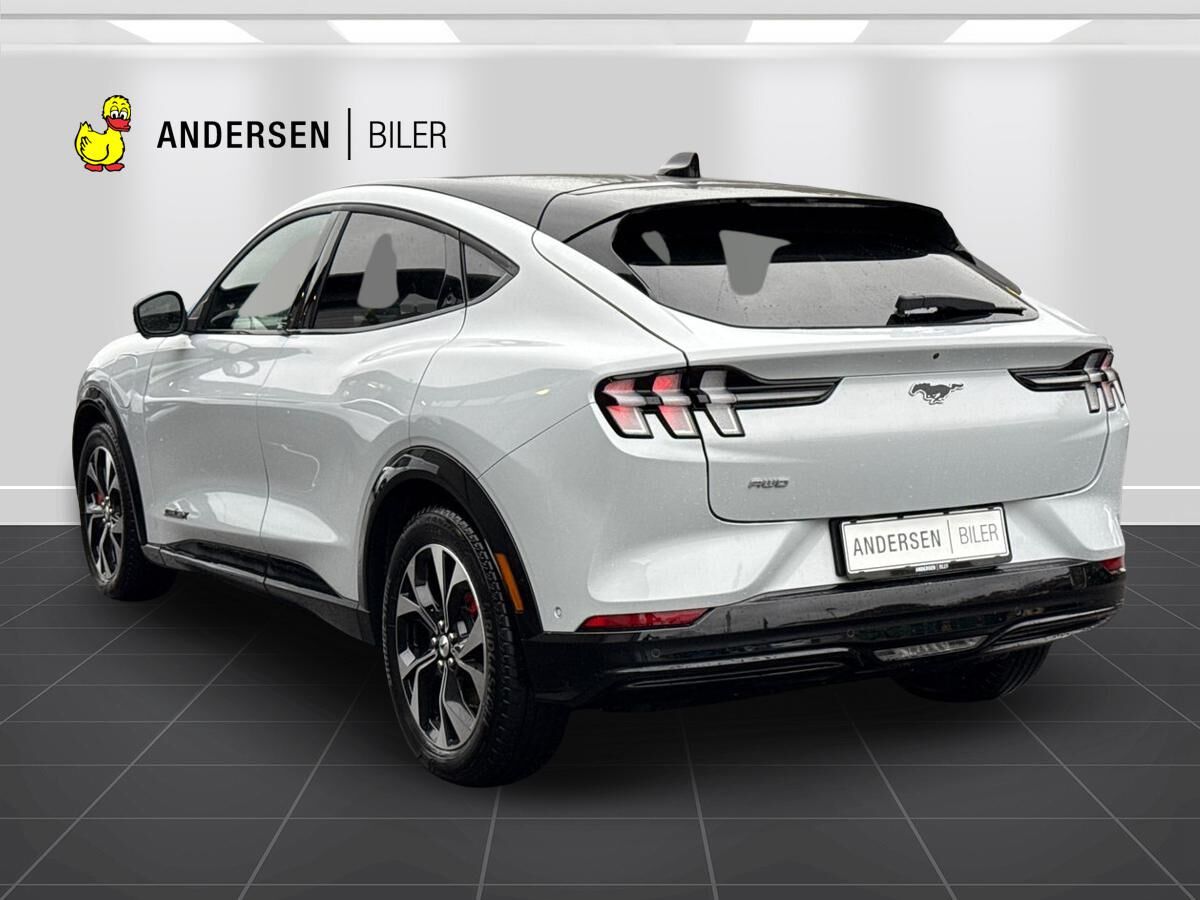 Billede af Ford Mustang Mach-E EL UR Premium AWD 351HK 5d Aut.
