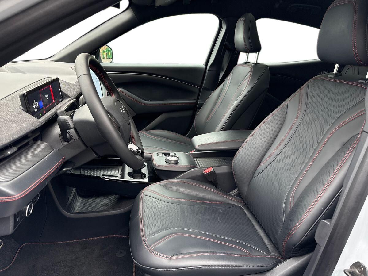 Billede af Ford Mustang Mach-E EL UR Premium AWD 351HK 5d Aut.