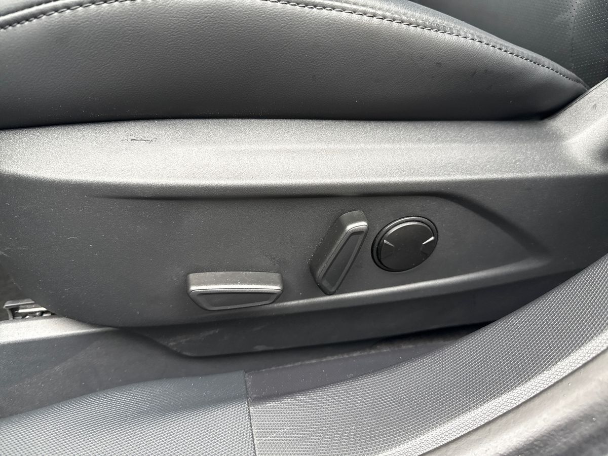 Billede af Ford Mustang Mach-E EL UR Premium AWD 351HK 5d Aut.