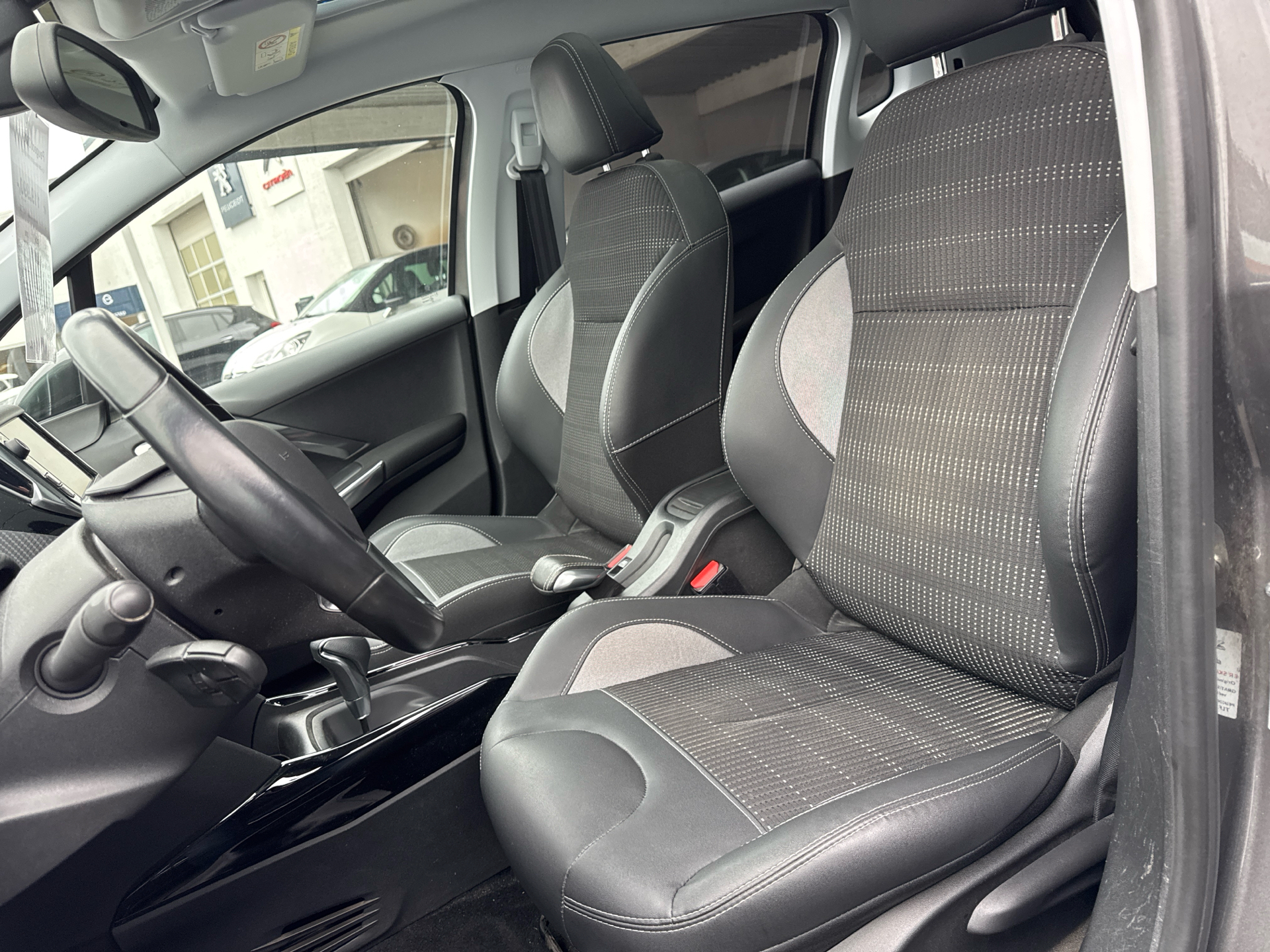 Billede af Peugeot 2008 1,2 e-THP Allure EAT6 110HK 6g Aut.