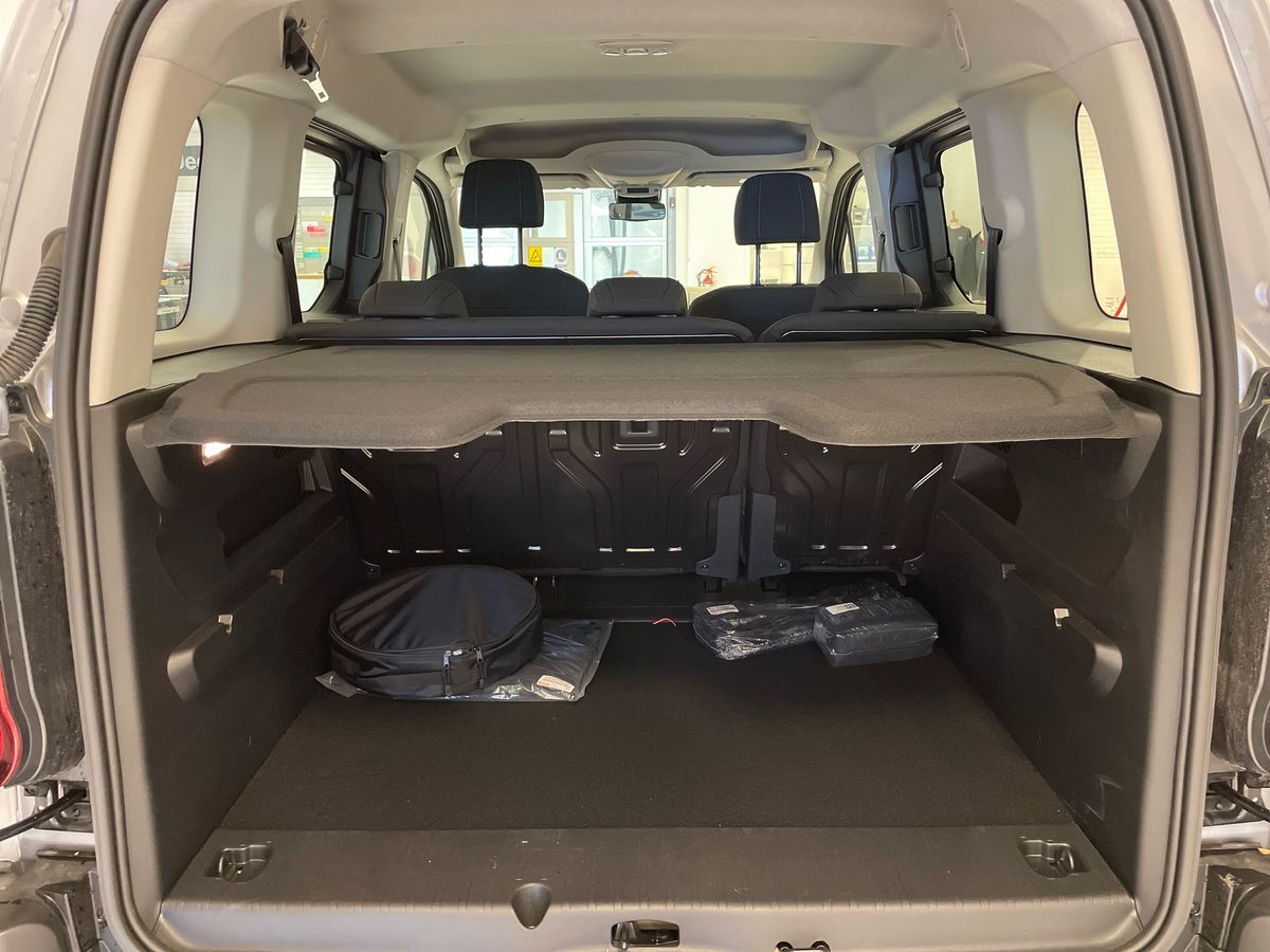 Billede af Toyota Proace City Verso Electric Medium EL Active 2 Skydedøre 136HK Aut.