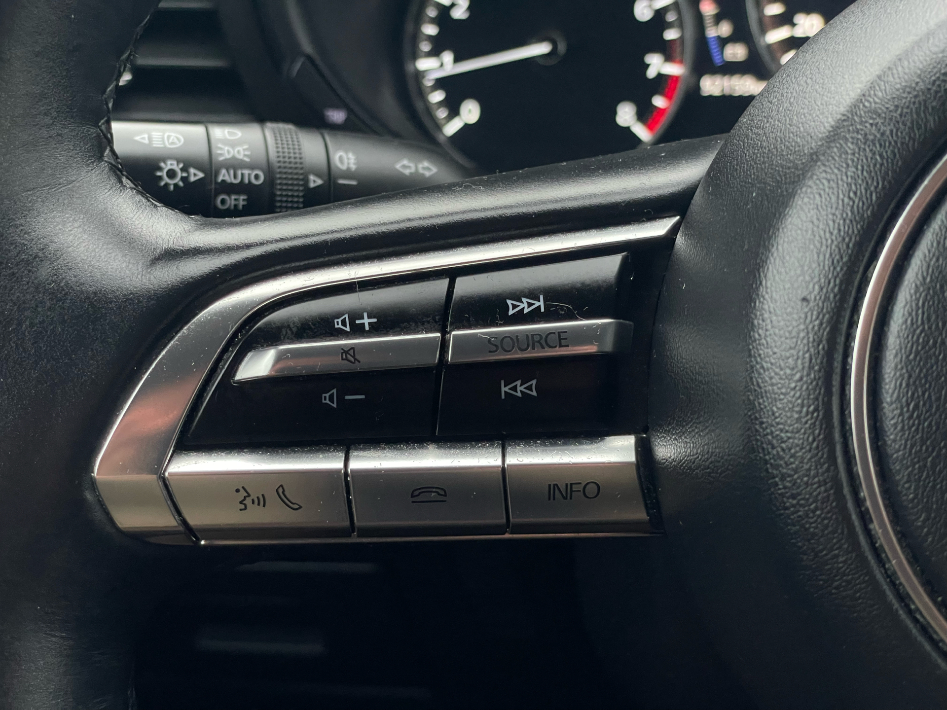 Billede af Mazda 3 2,0 Skyactiv-G  Mild hybrid Cosmo 150HK 6g Aut.