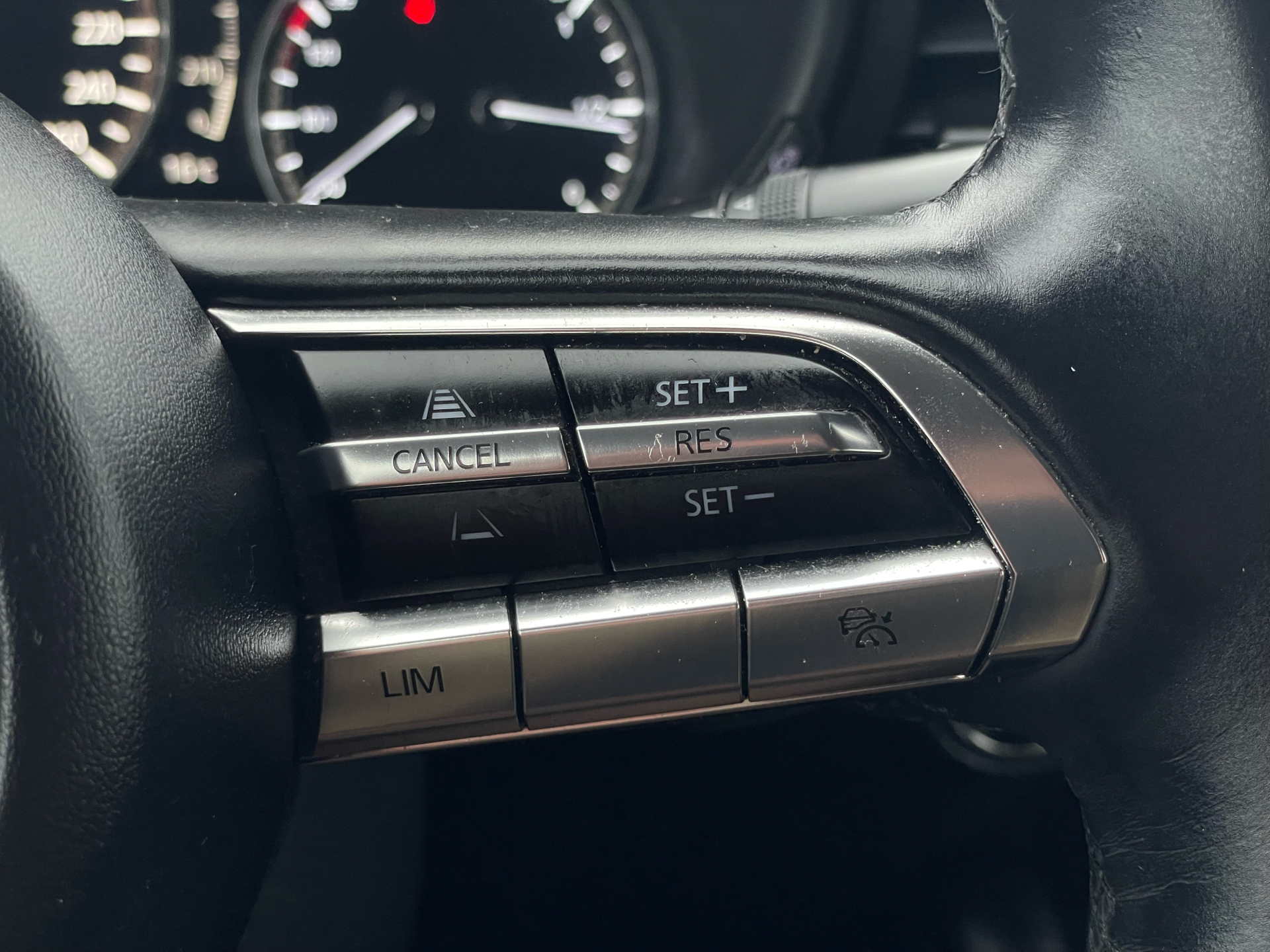 Billede af Mazda 3 2,0 Skyactiv-G  Mild hybrid Cosmo 150HK 6g Aut.