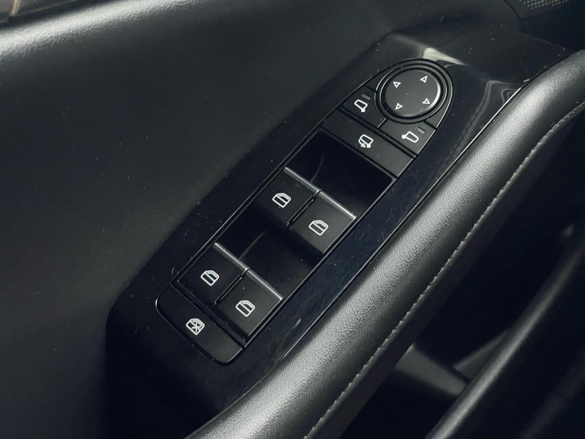 Billede af Mazda 3 2,0 Skyactiv-G  Mild hybrid Cosmo 150HK 6g Aut.