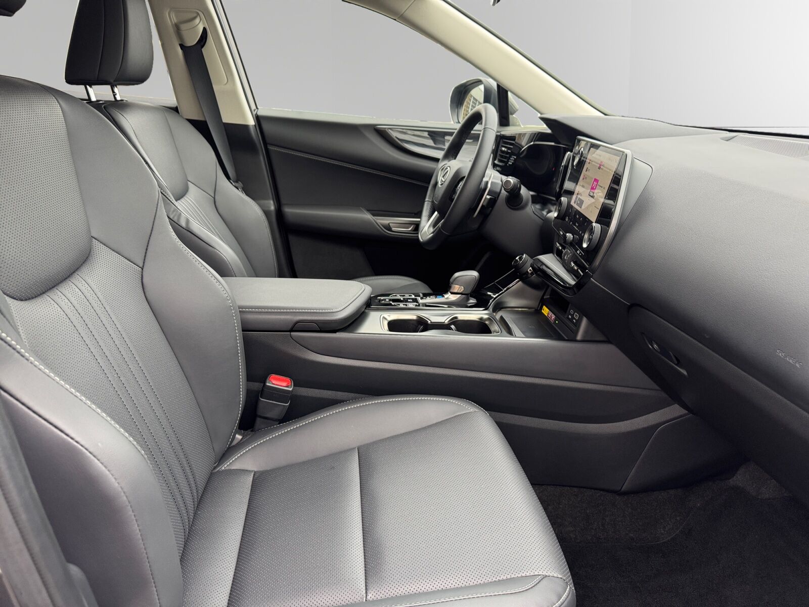 Billede af Lexus NX 450h+ 2,5 Plugin-hybrid Business Plus 4WD 309HK 5d Trinl. Gear