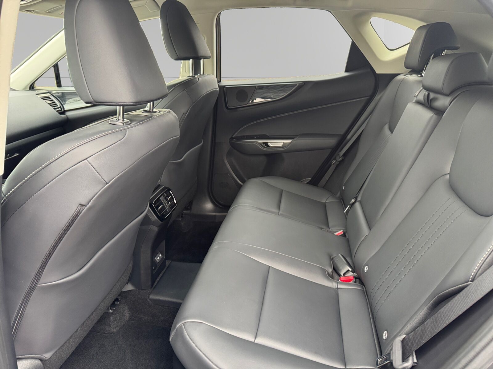 Billede af Lexus NX 450h+ 2,5 Plugin-hybrid Business Plus 4WD 309HK 5d Trinl. Gear