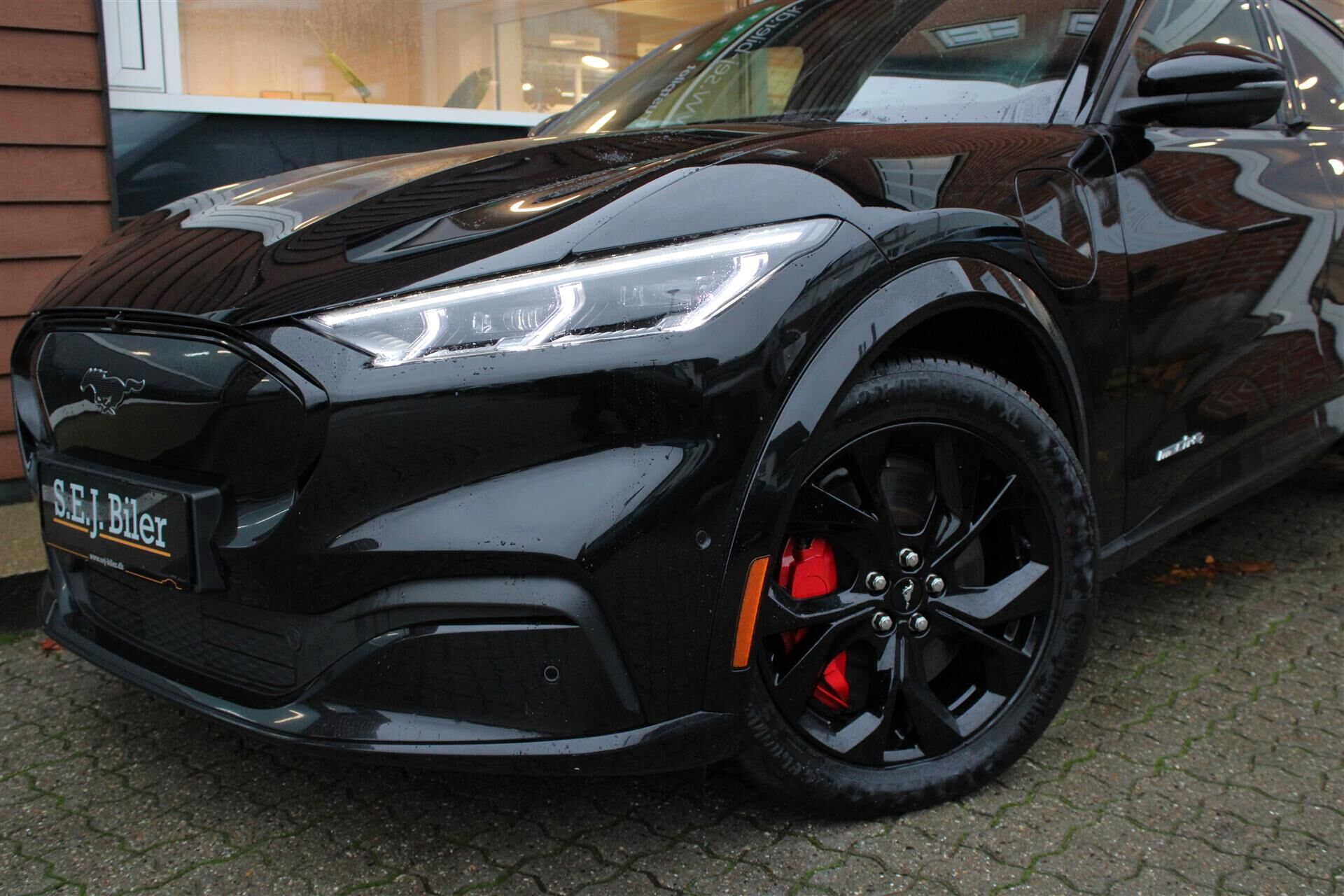 Billede af Ford Mustang Mach-E EL SR Premium AWD 269HK 5d Aut.