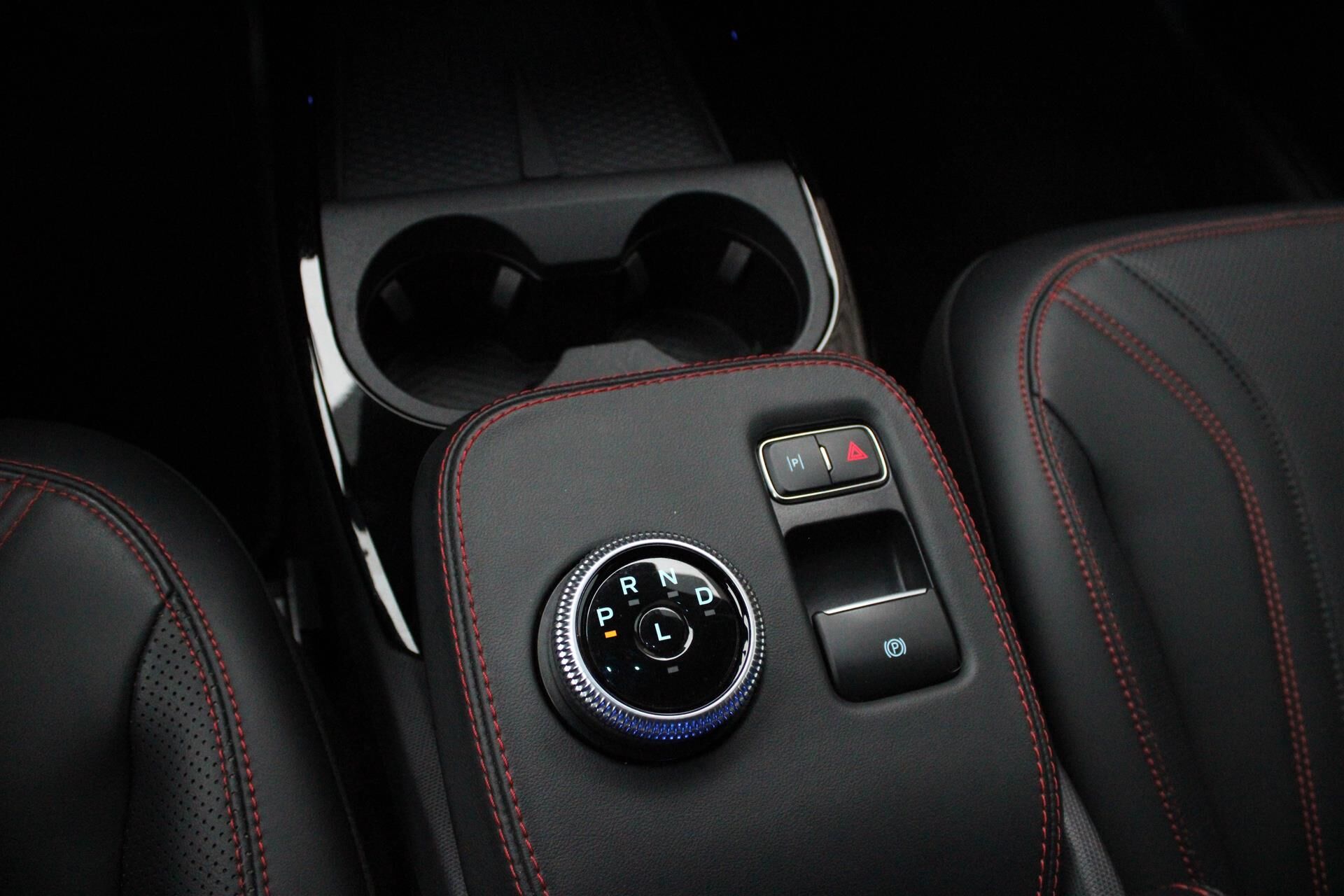 Billede af Ford Mustang Mach-E EL SR Premium AWD 269HK 5d Aut.