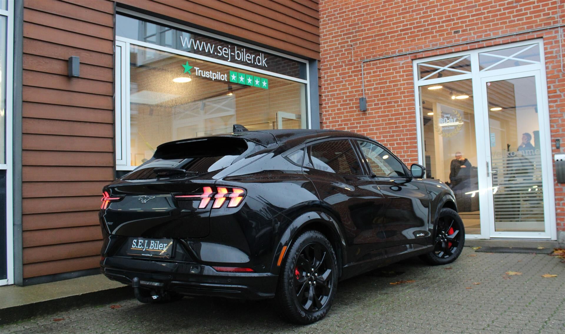 Billede af Ford Mustang Mach-E EL SR Premium AWD 269HK 5d Aut.