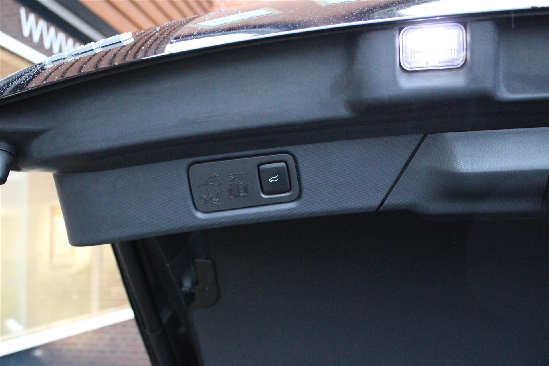 Billede af Ford Mustang Mach-E EL SR Premium AWD 269HK 5d Aut.