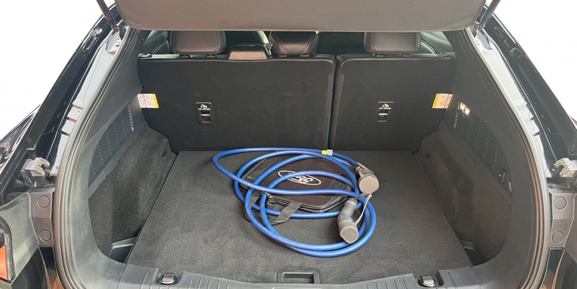 Billede af Ford Mustang Mach-E EL UR AWD 351HK 5d Aut.