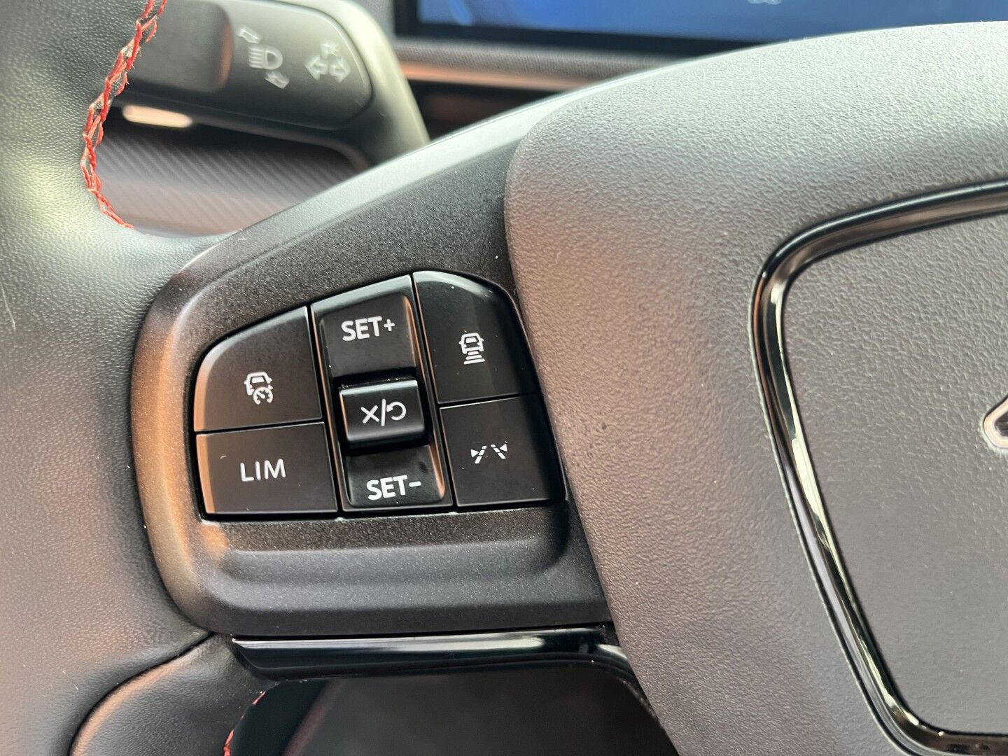 Billede af Ford Mustang Mach-E EL UR AWD 351HK 5d Aut.