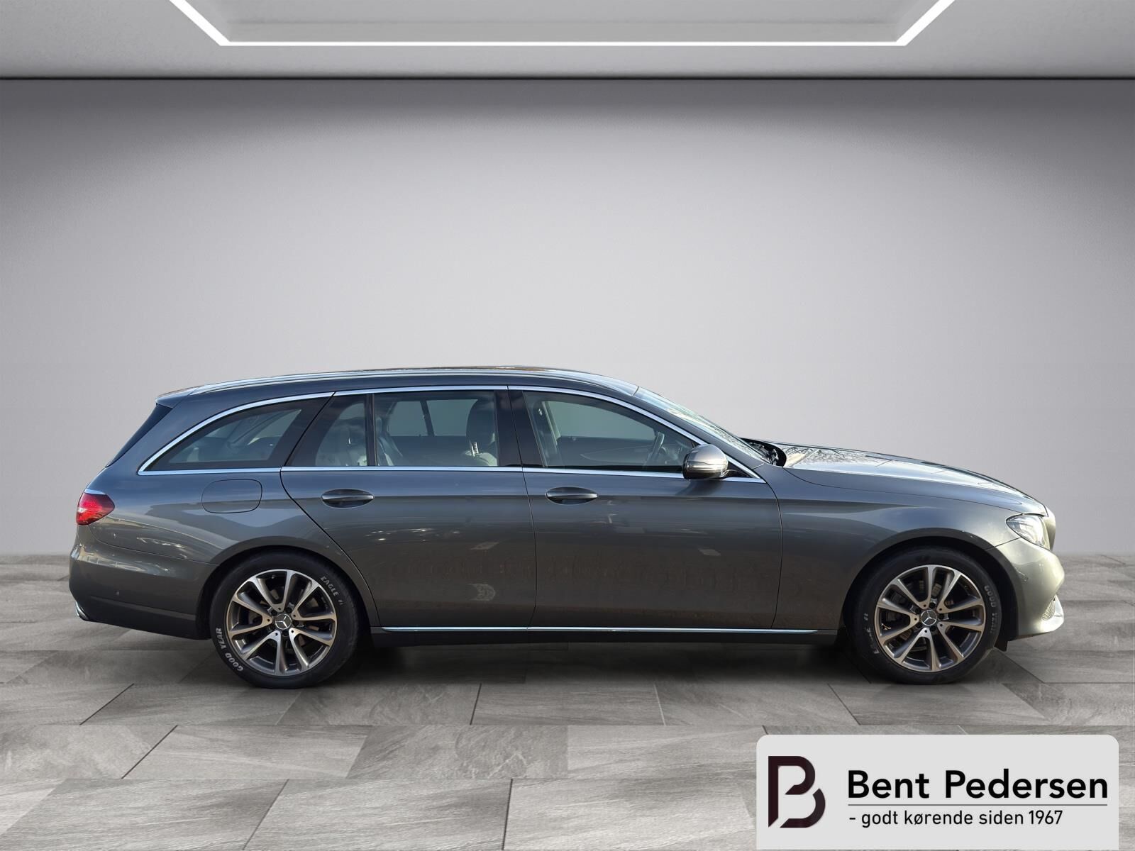 Billede af Mercedes-Benz E220 d T 2,0 D Business 9G-Tronic 194HK Stc 9g Aut.