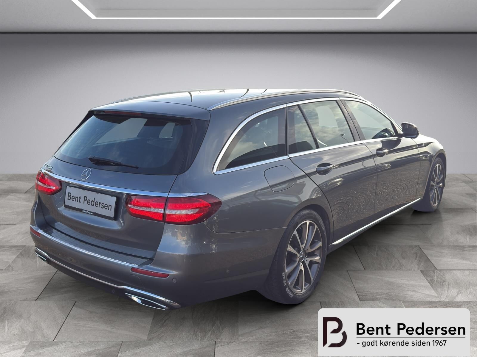 Billede af Mercedes-Benz E220 d T 2,0 D Business 9G-Tronic 194HK Stc 9g Aut.