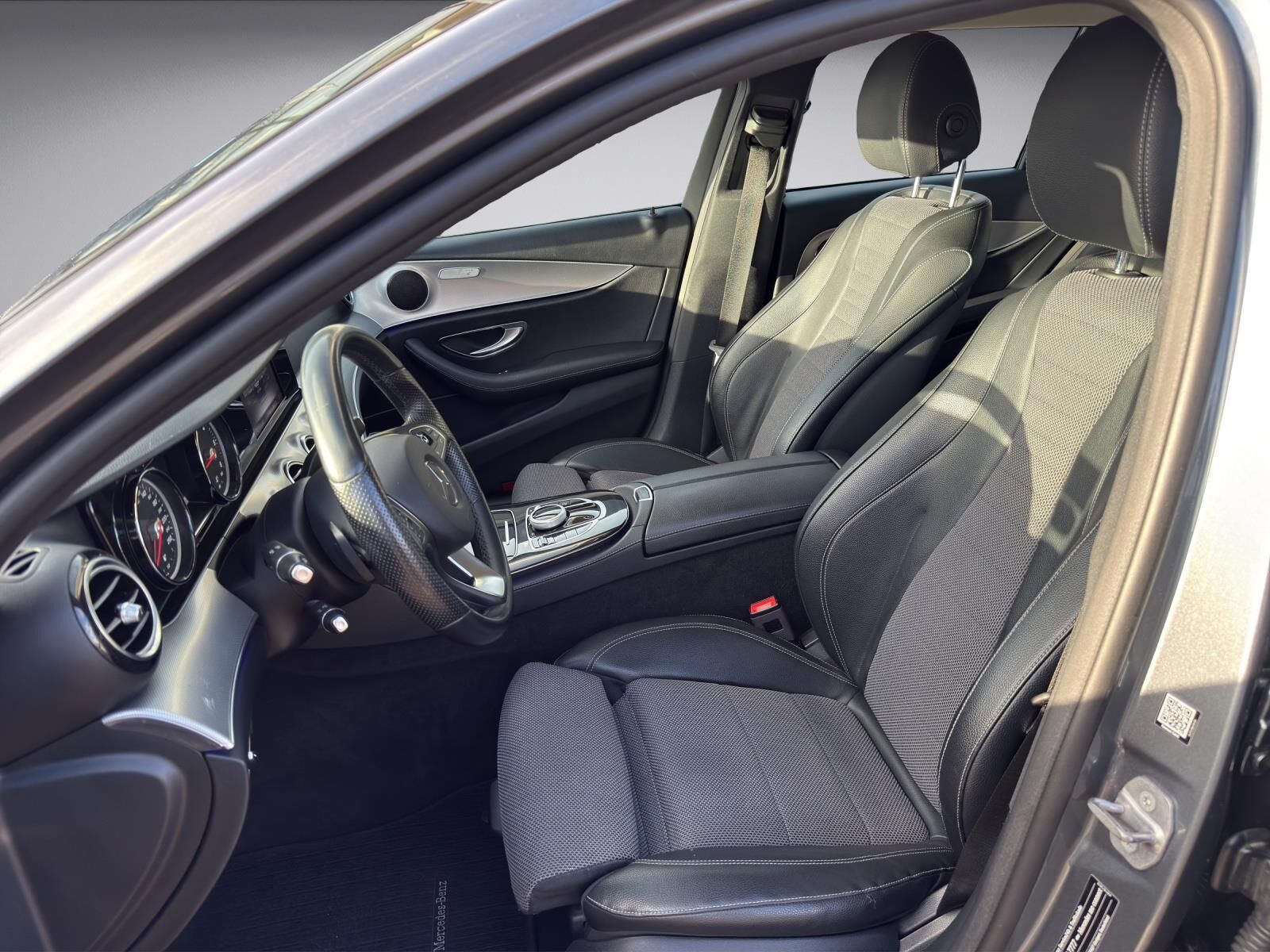 Billede af Mercedes-Benz E220 d T 2,0 D Business 9G-Tronic 194HK Stc 9g Aut.