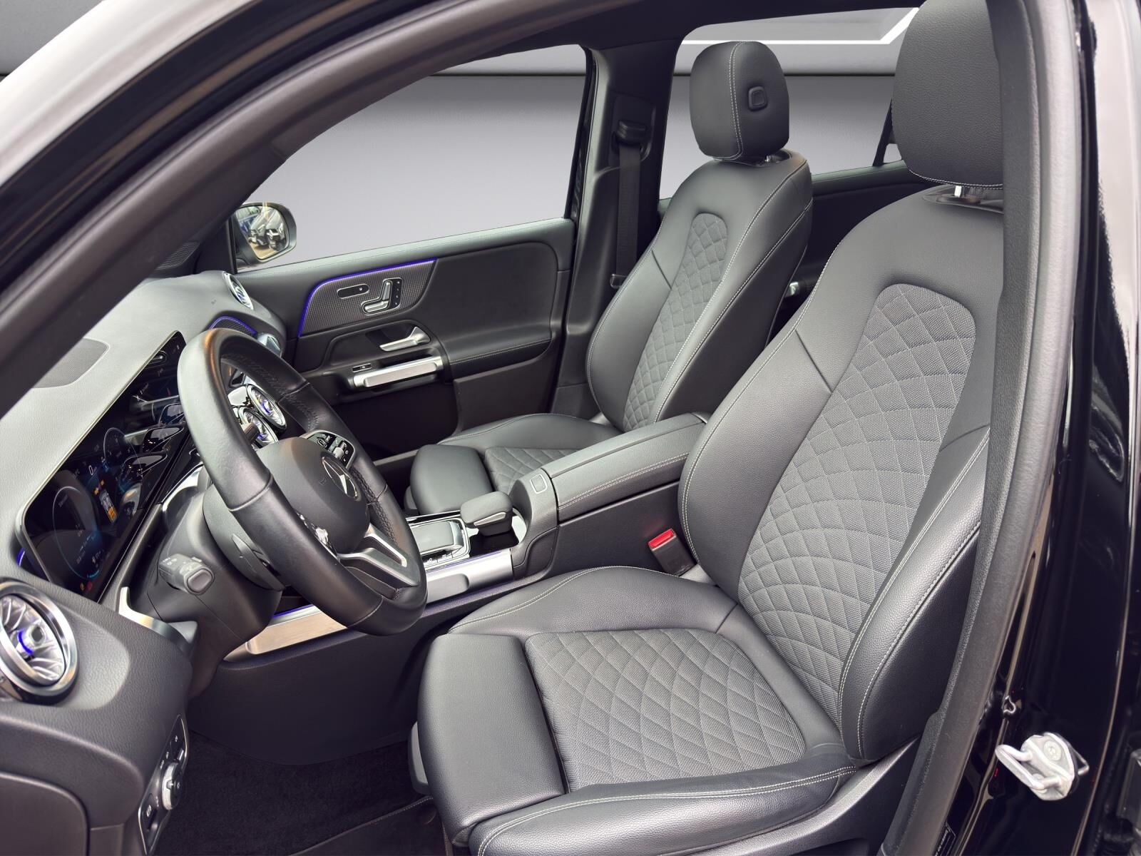 Billede af Mercedes-Benz GLB200 d 2,0 CDI AMG Line 8G-DCT 150HK 5d 8g Aut.