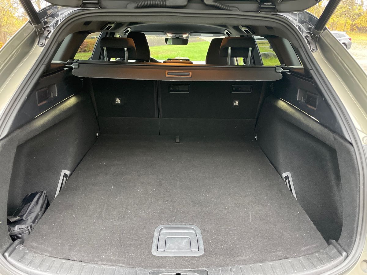 Billede af Toyota Corolla Touring Sports 1,8 Hybrid H3 Premium E-CVT 122HK Stc Trinl. Gear