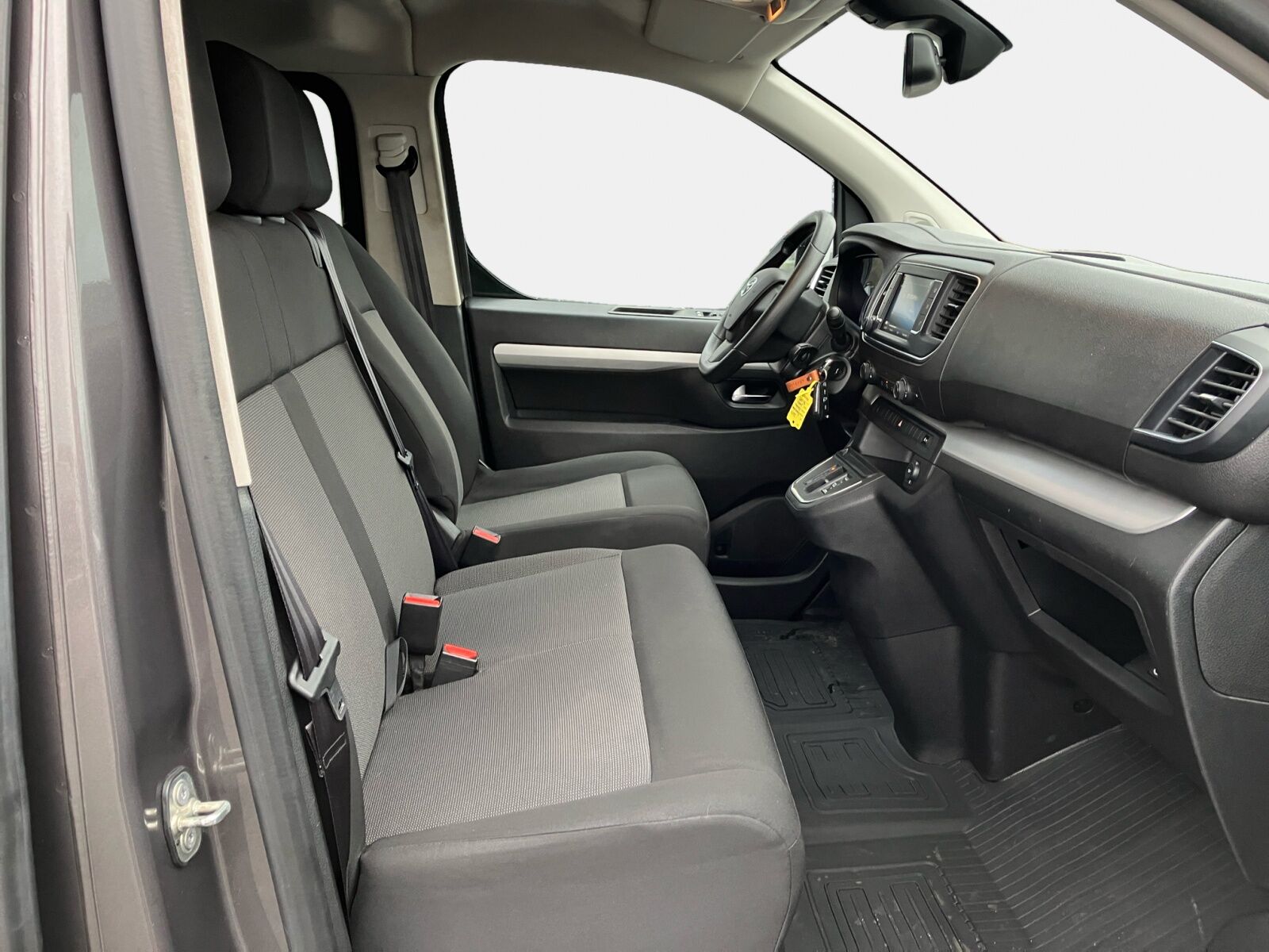 Billede af Toyota Proace Verso Electric Long EL Shuttle To skydedøre 136HK Aut.