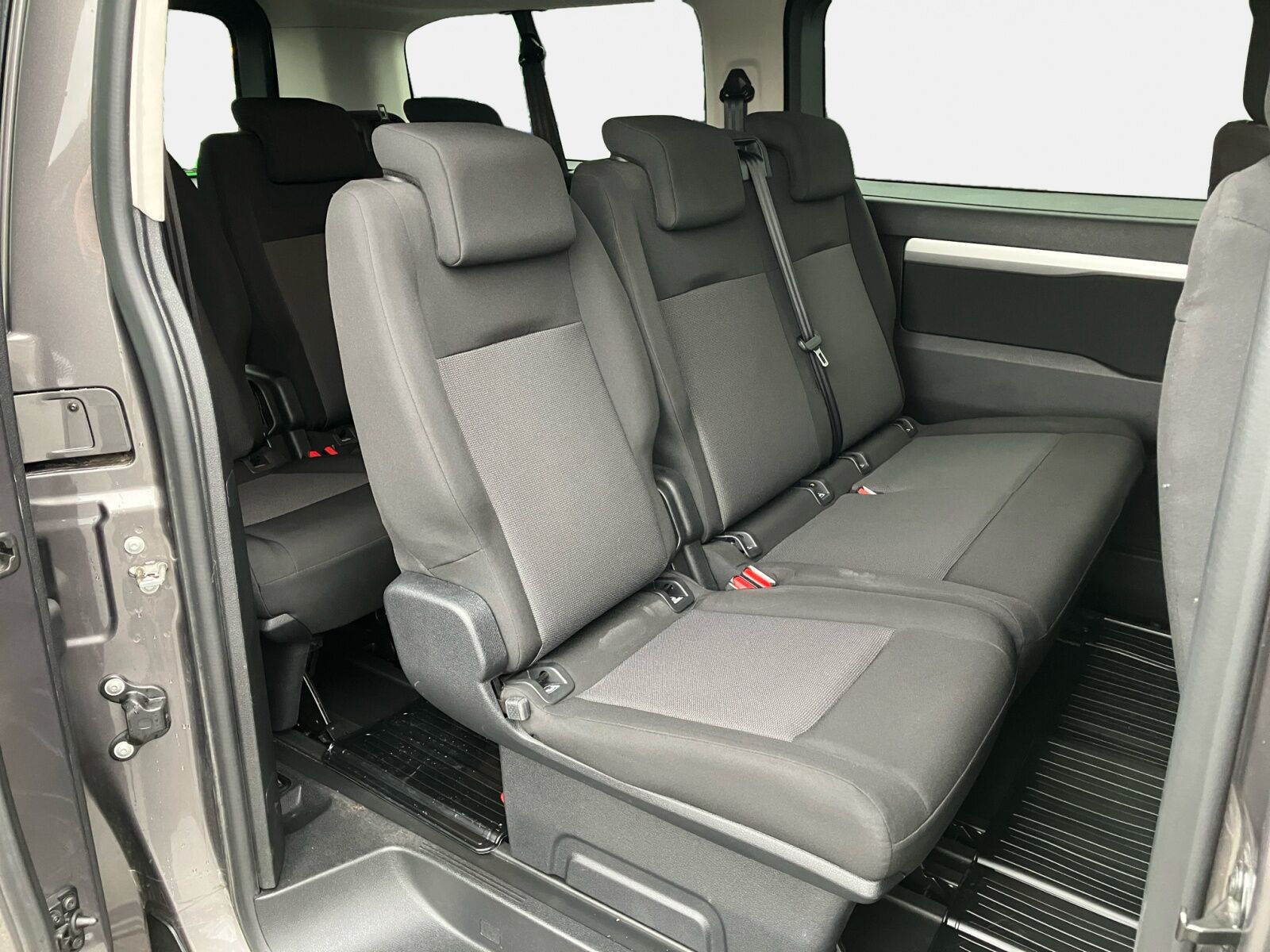 Billede af Toyota Proace Verso Electric Long EL Shuttle To skydedøre 136HK Aut.