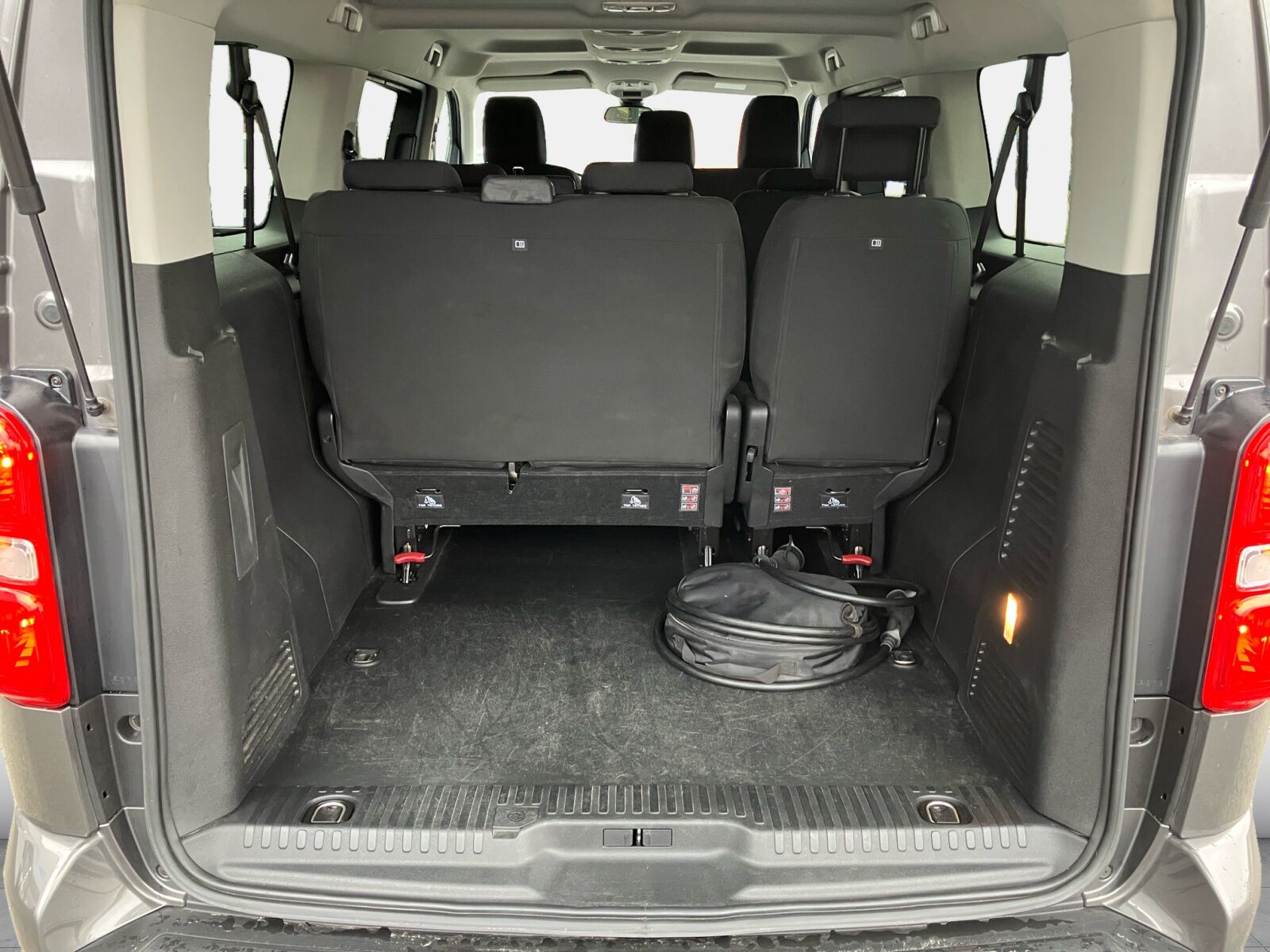 Billede af Toyota Proace Verso Electric Long EL Shuttle To skydedøre 136HK Aut.