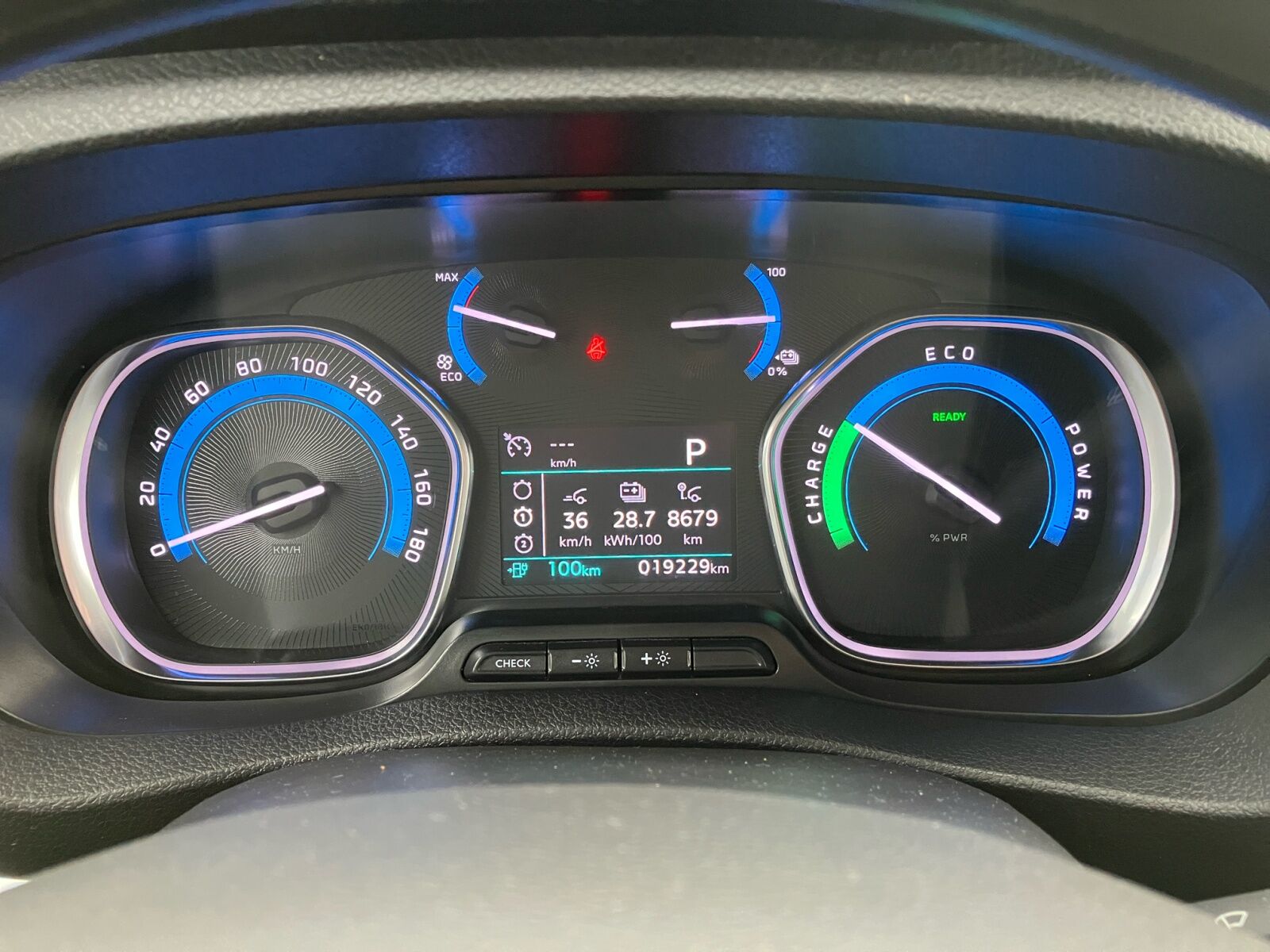 Billede af Toyota Proace Verso Electric Long EL Shuttle To skydedøre 136HK Aut.